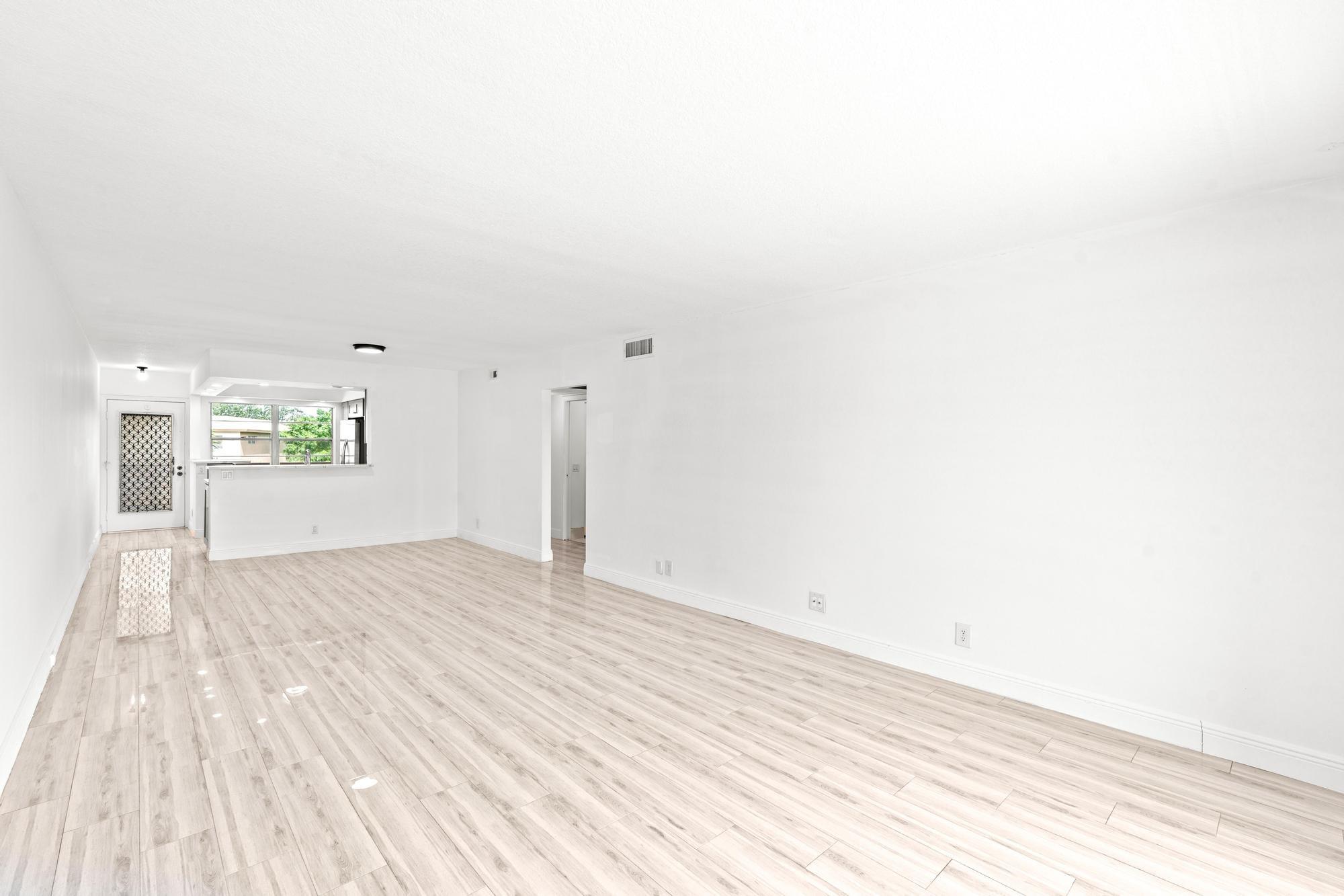 2304 Lucaya Ln B4 Property Photo 9