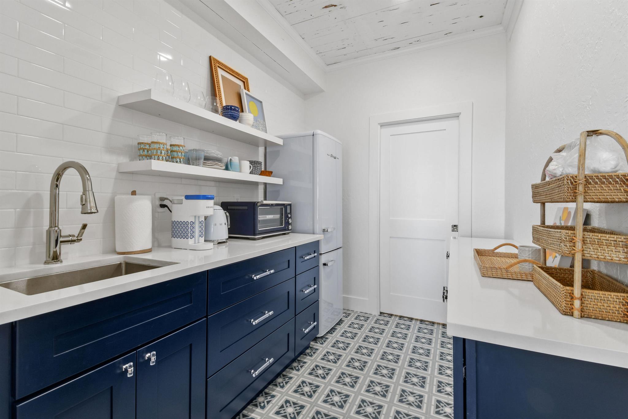 235 Sunrise Avenue Ph6 Property Photo 14