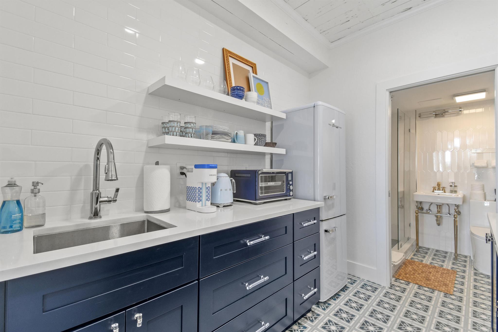 235 Sunrise Avenue Ph6 Property Photo 16
