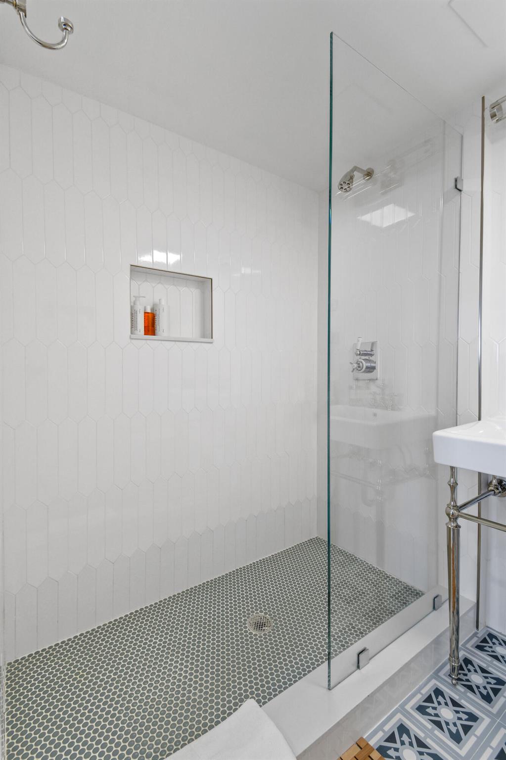 235 Sunrise Avenue Ph6 Property Photo 23