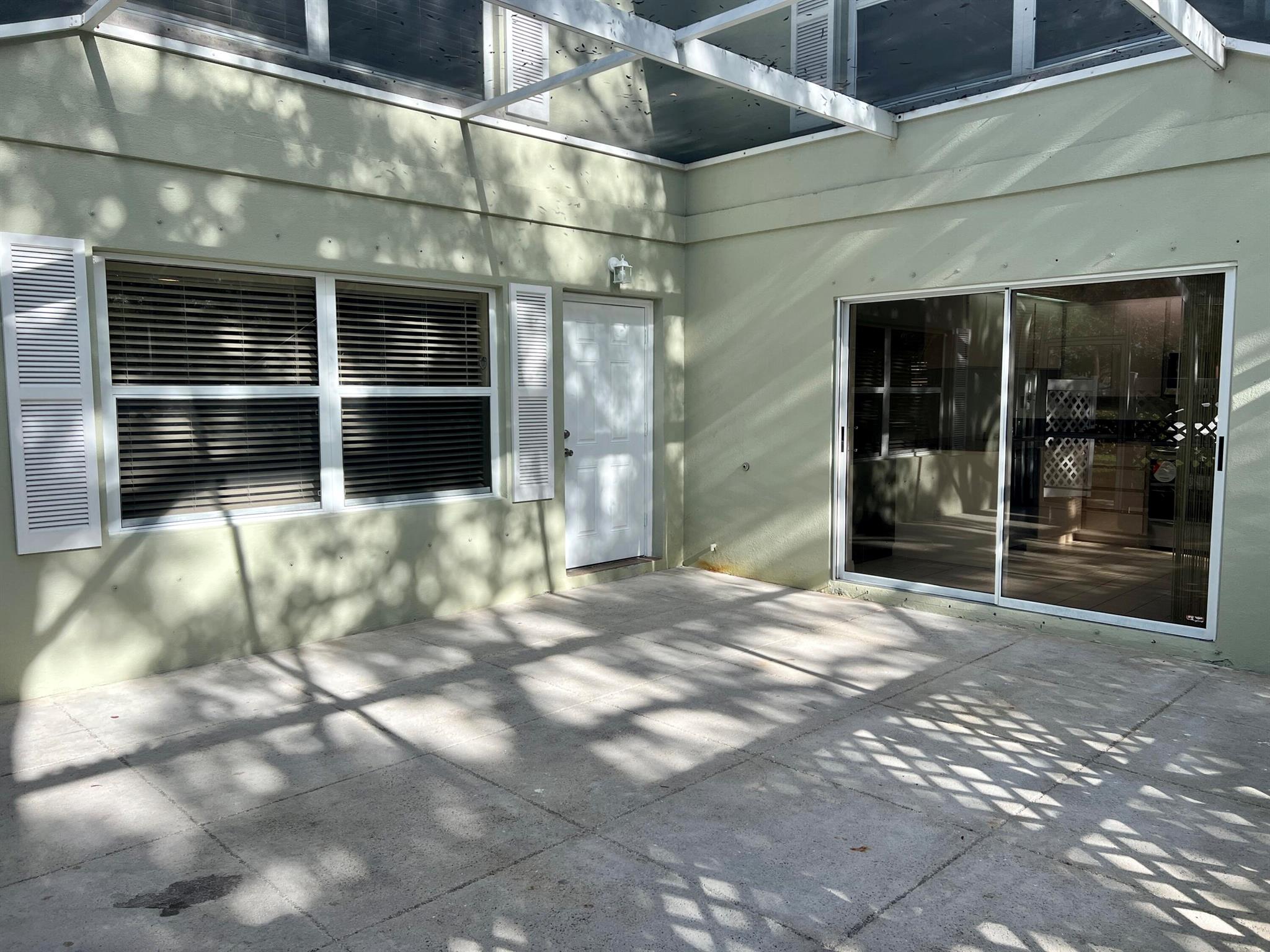 3119 Kingston Court Property Photo 2