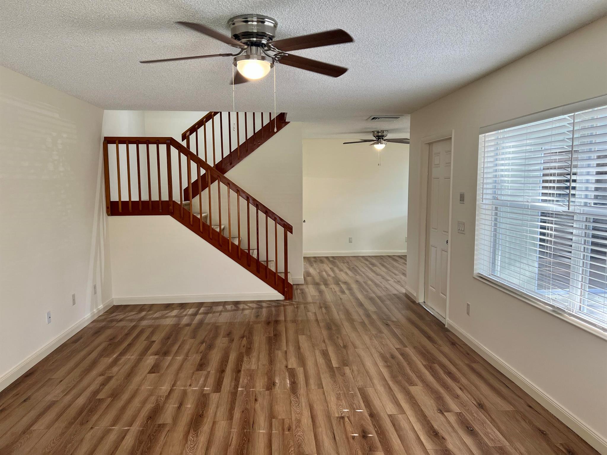 3119 Kingston Court Property Photo 5