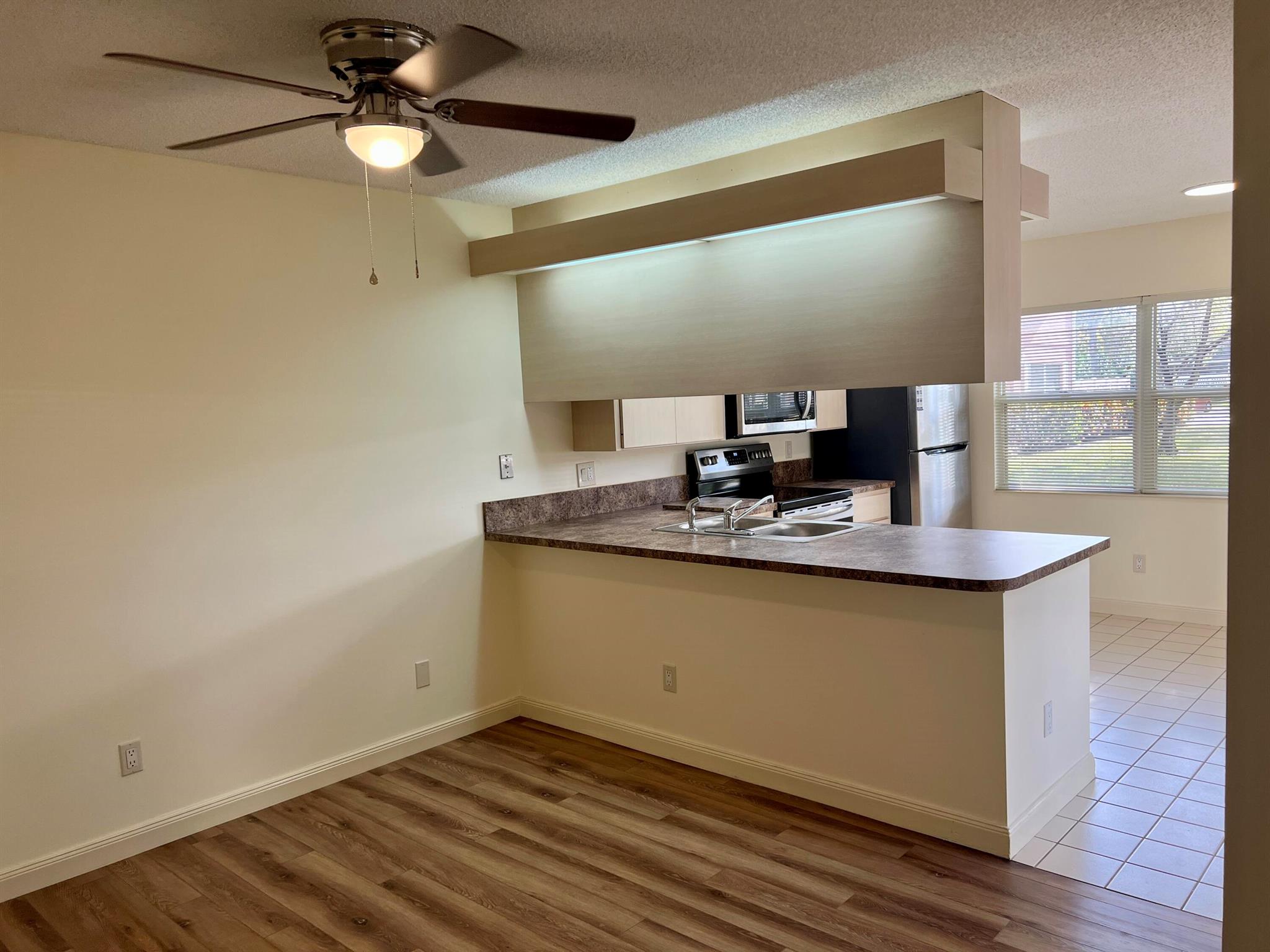 3119 Kingston Court Property Photo 6