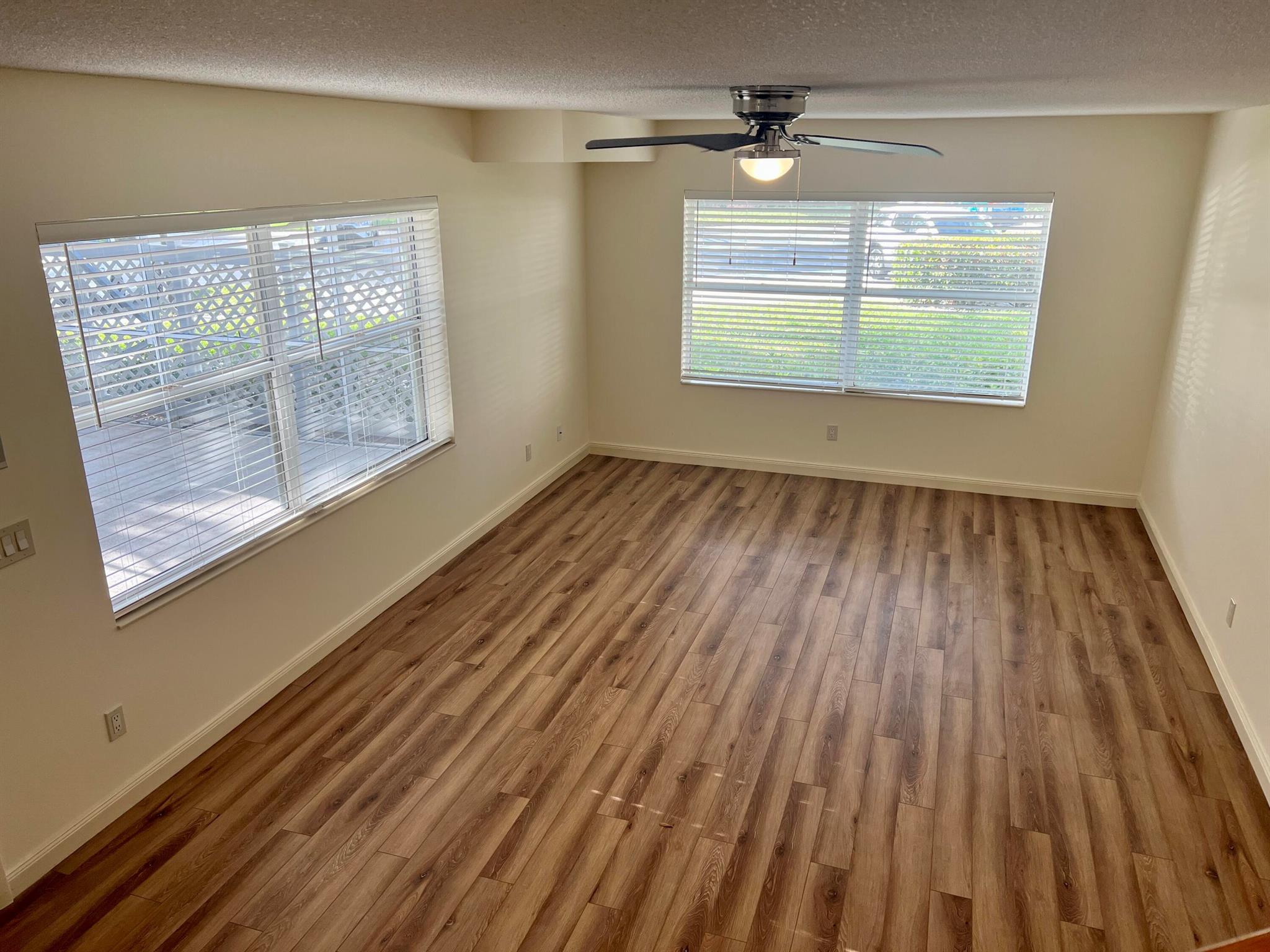 3119 Kingston Court Property Photo 12