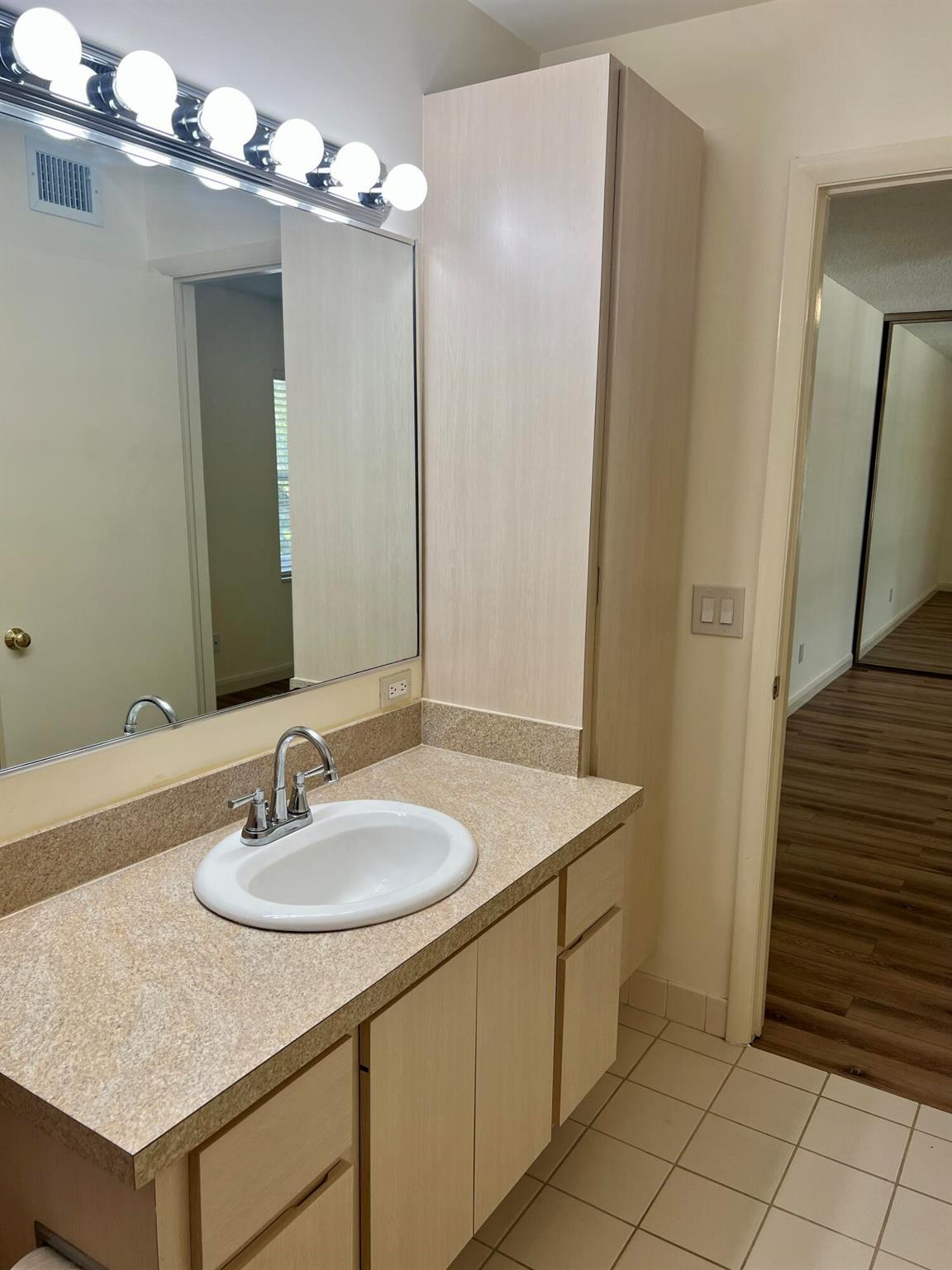 3119 Kingston Court Property Photo 17