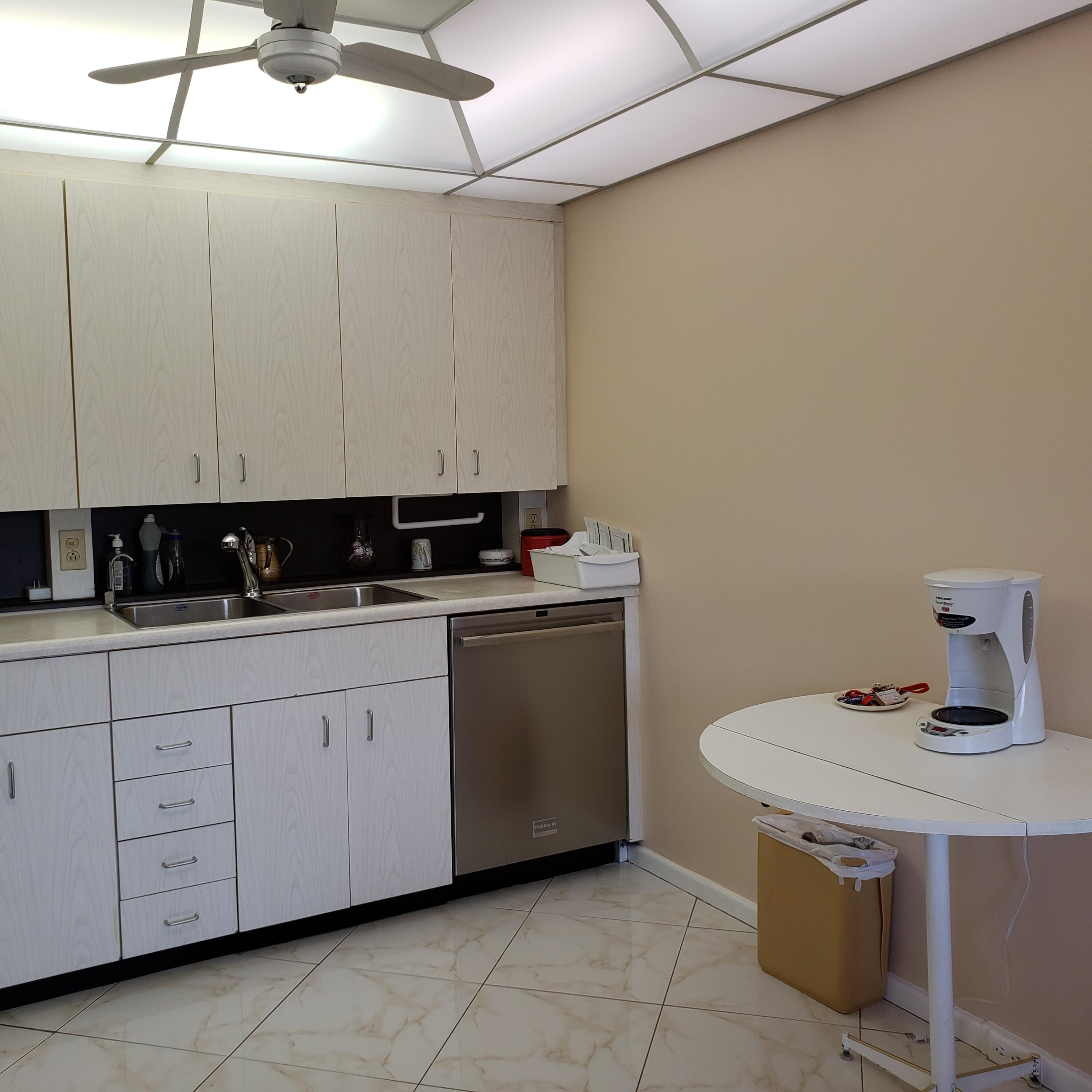 2062 Yarmouth D Property Photo 6