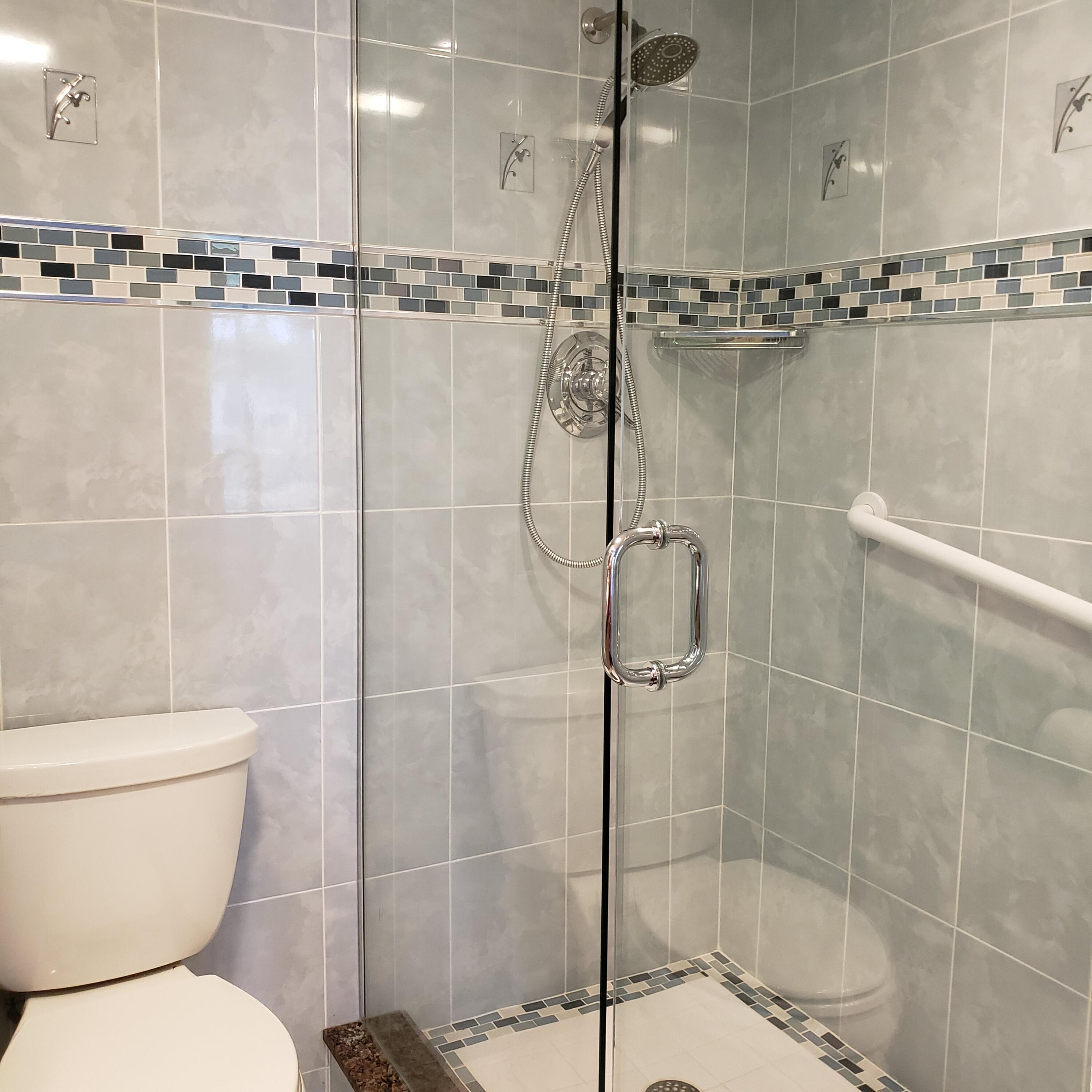 2062 Yarmouth D Property Photo 10
