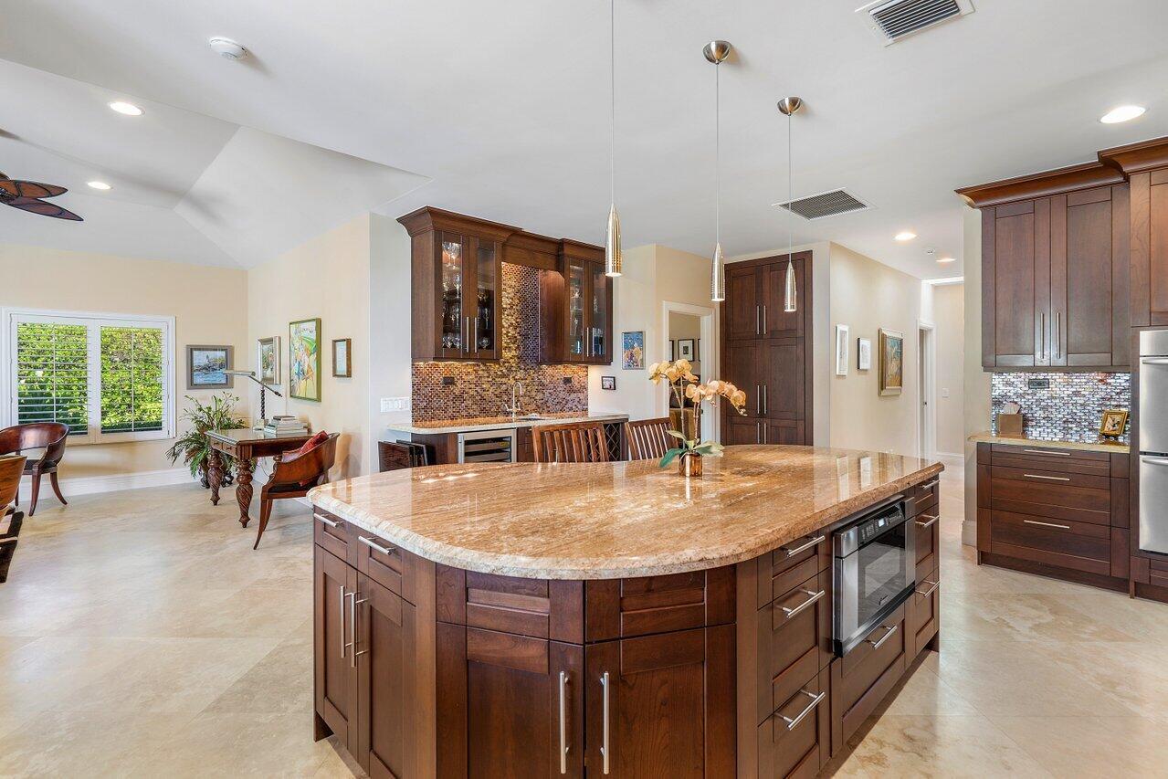 6980 Se Harbor Circle Property Photo 13