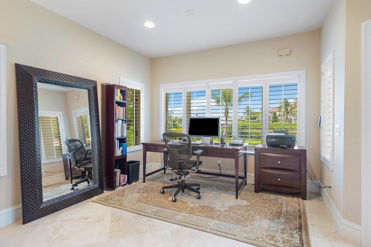 6980 Se Harbor Circle Property Photo 22