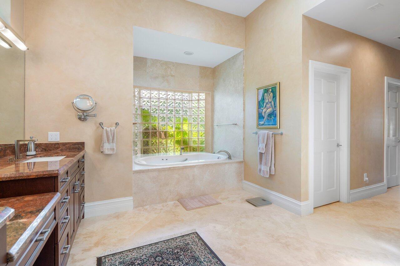 6980 Se Harbor Circle Property Photo 24