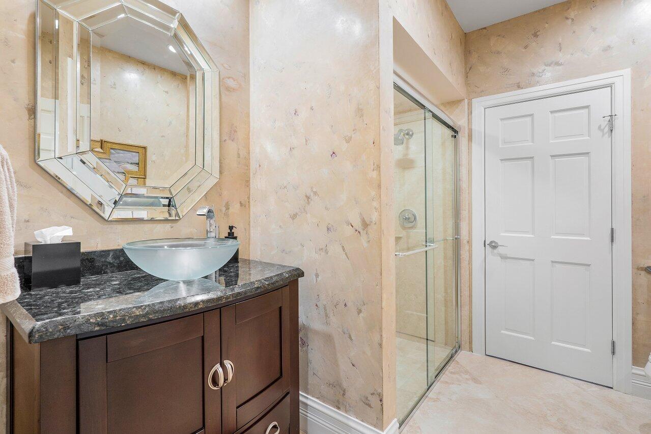 6980 Se Harbor Circle Property Photo 33