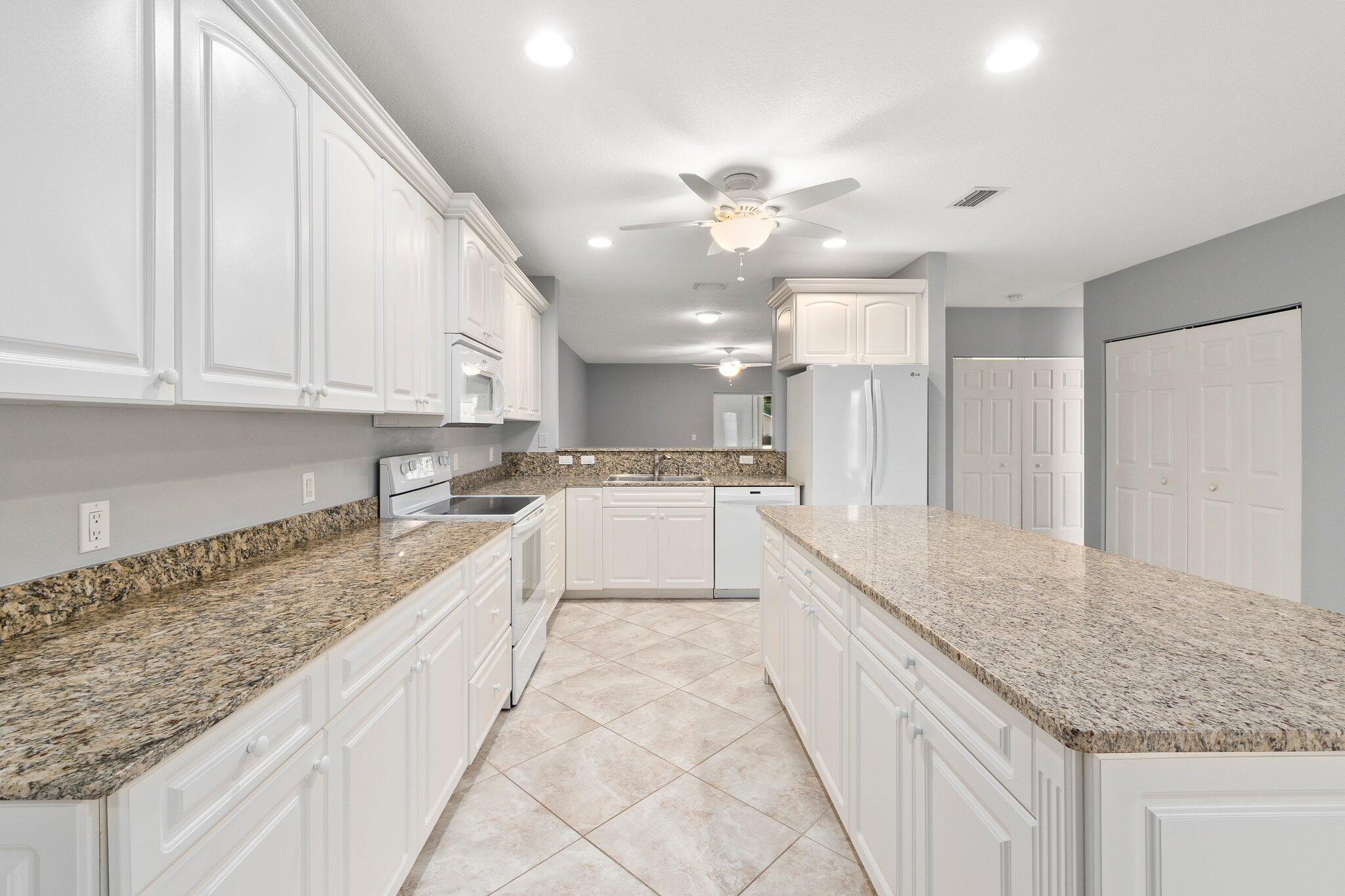 2087 Se Wild Meadow Circle Property Photo 12