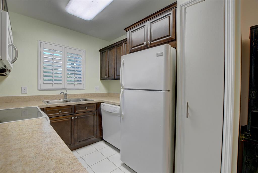 1074 Nw 13th Street 155c Property Photo 8