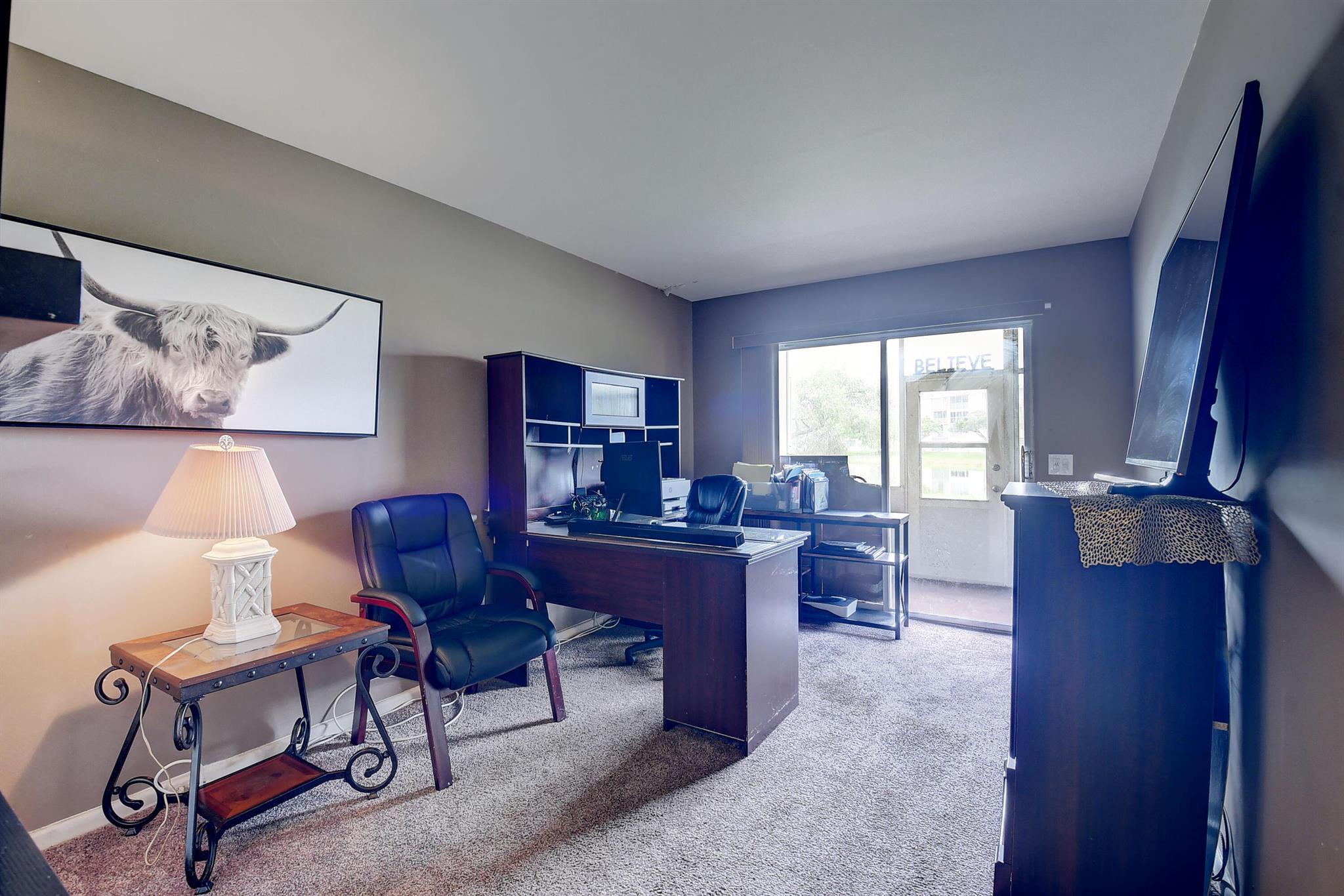 1039 Guildford C Property Photo 15