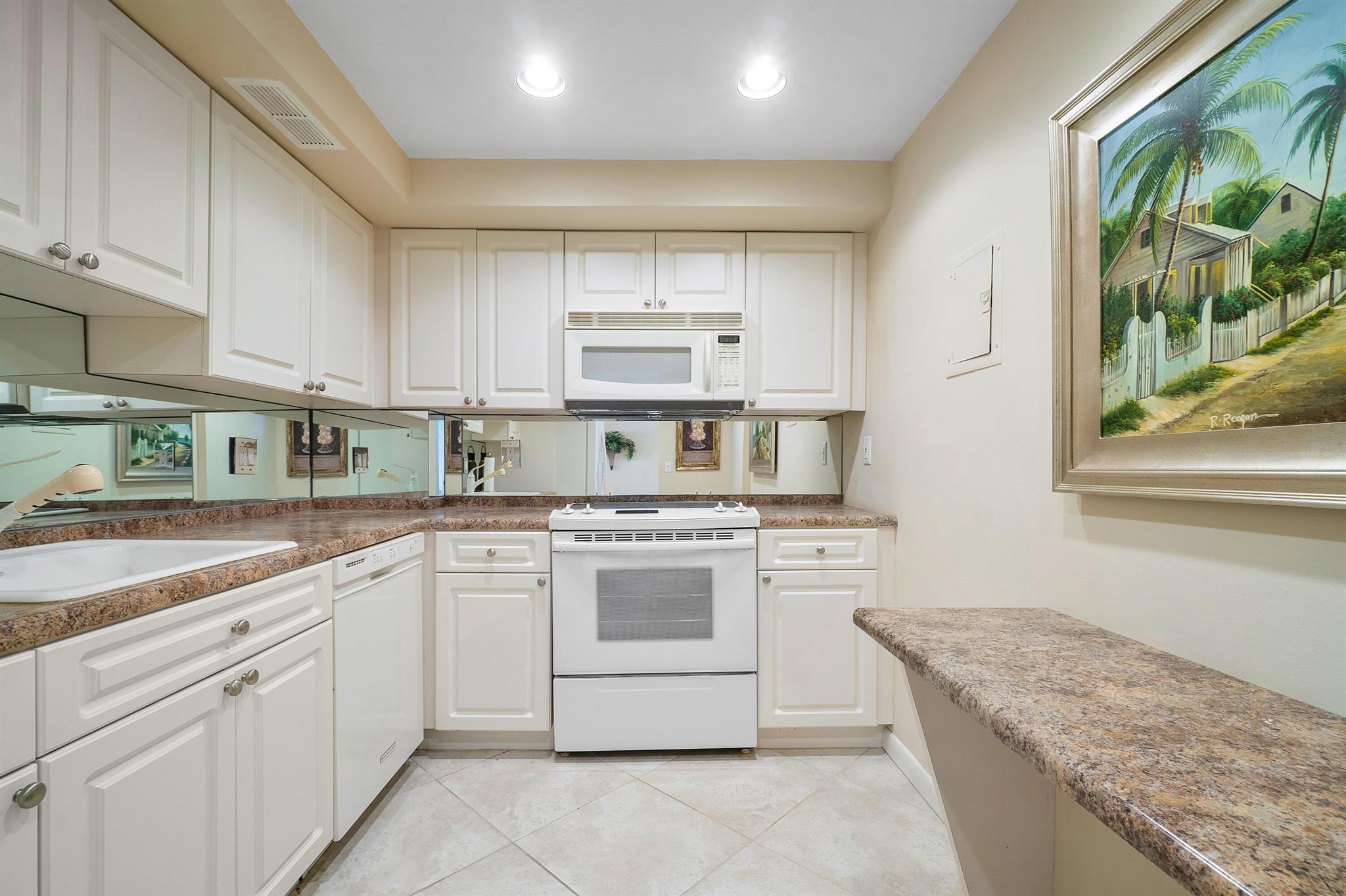 3450 S Ocean Boulevard 625 Property Photo 7