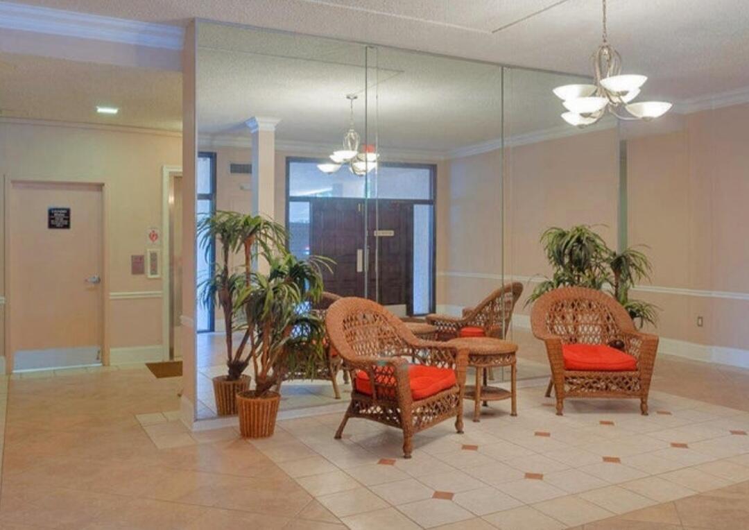 500 Executive Center Drive 2h Property Photo 4
