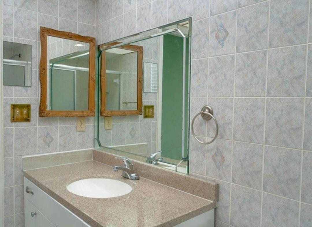 500 Executive Center Drive 2h Property Photo 10