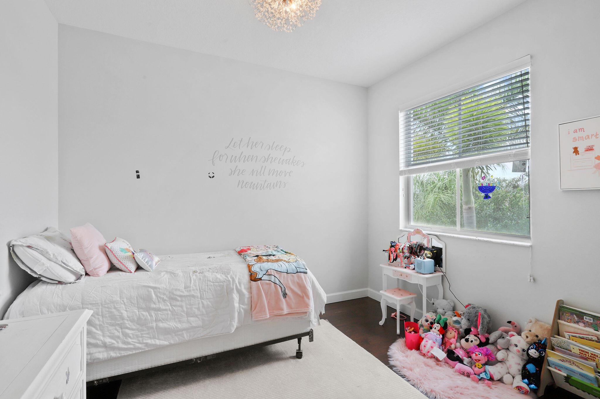 143 Isle Verde Way Property Photo 28