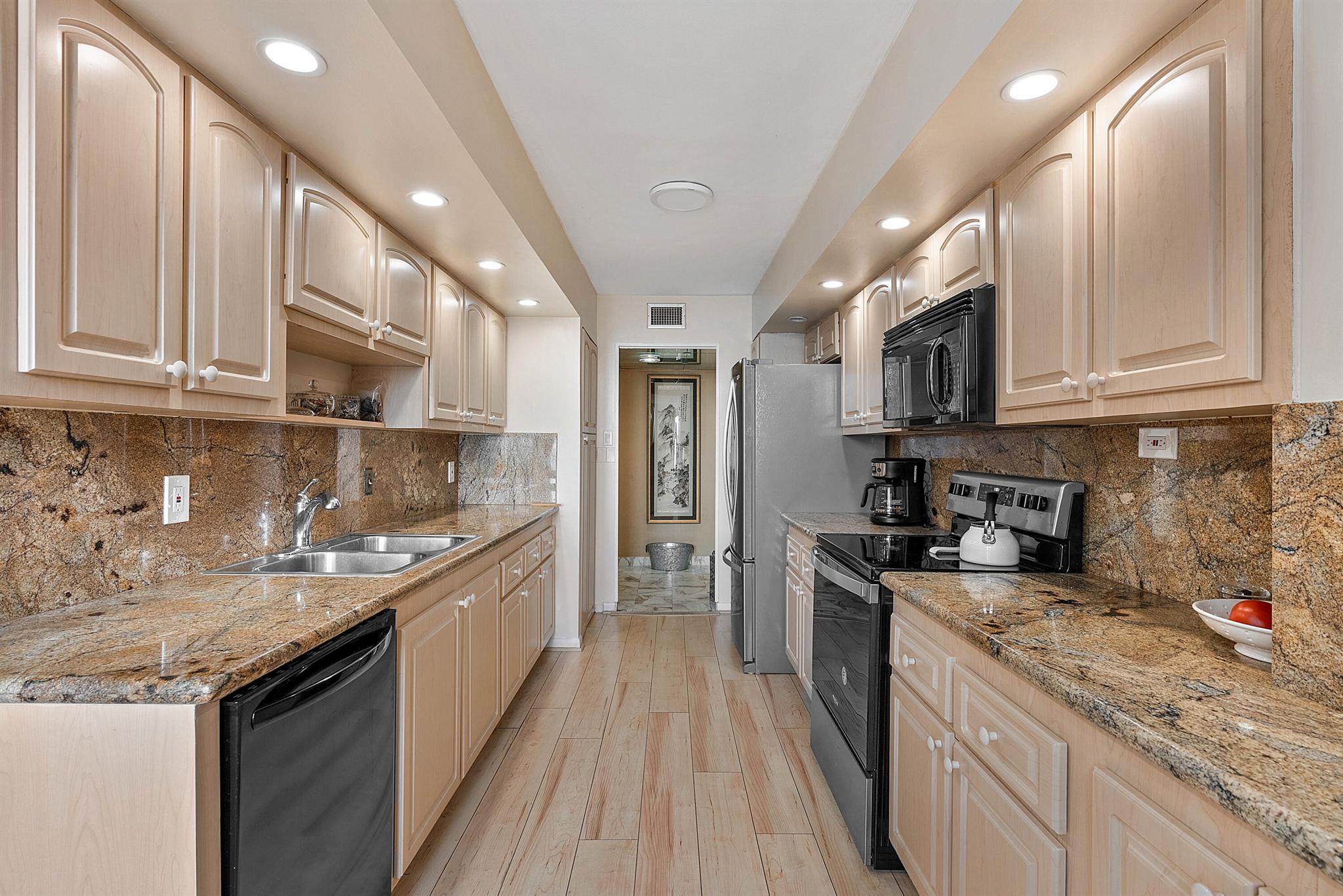 2751 S Ocean Drive 504n Property Photo 7