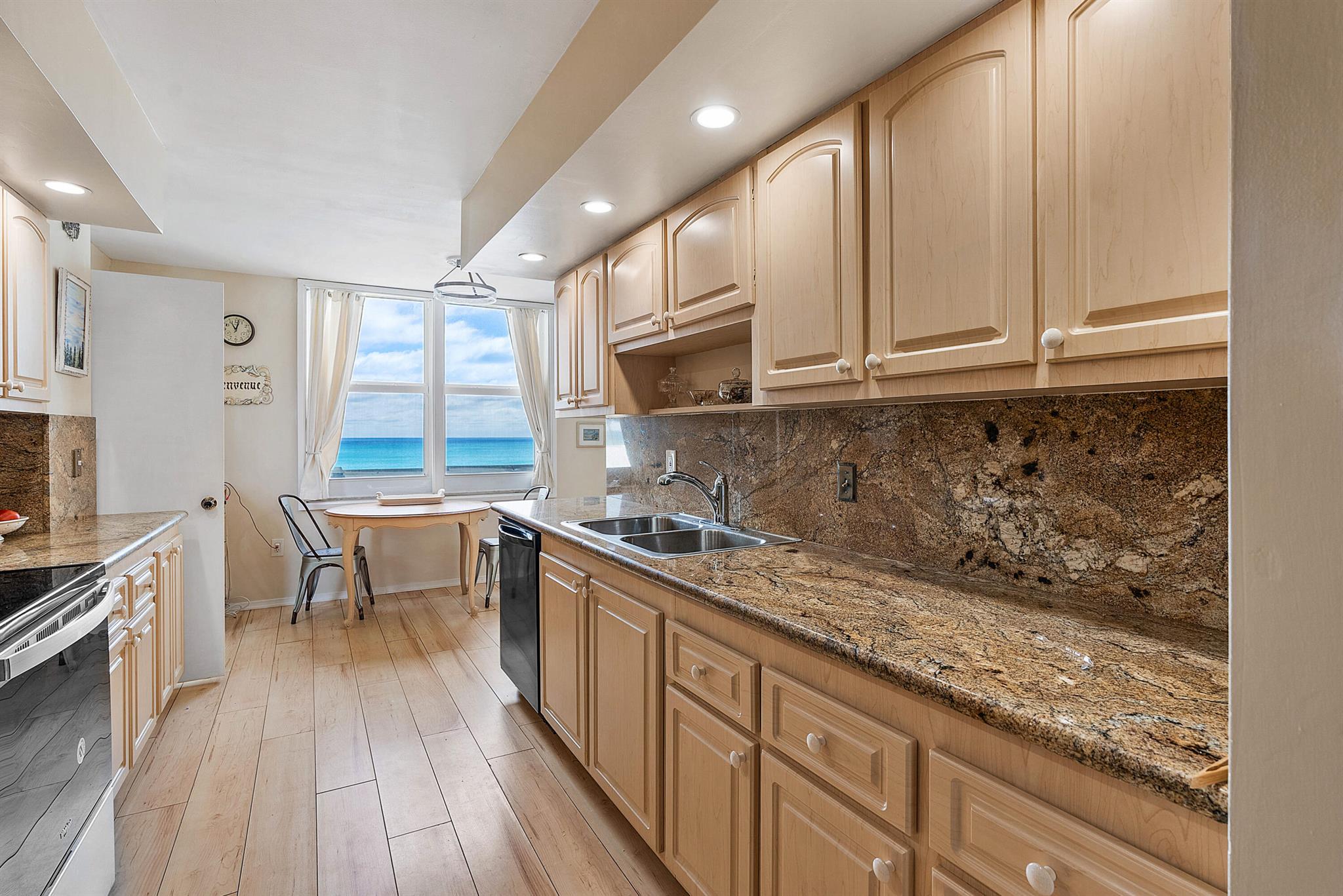 2751 S Ocean Drive 504n Property Photo 9