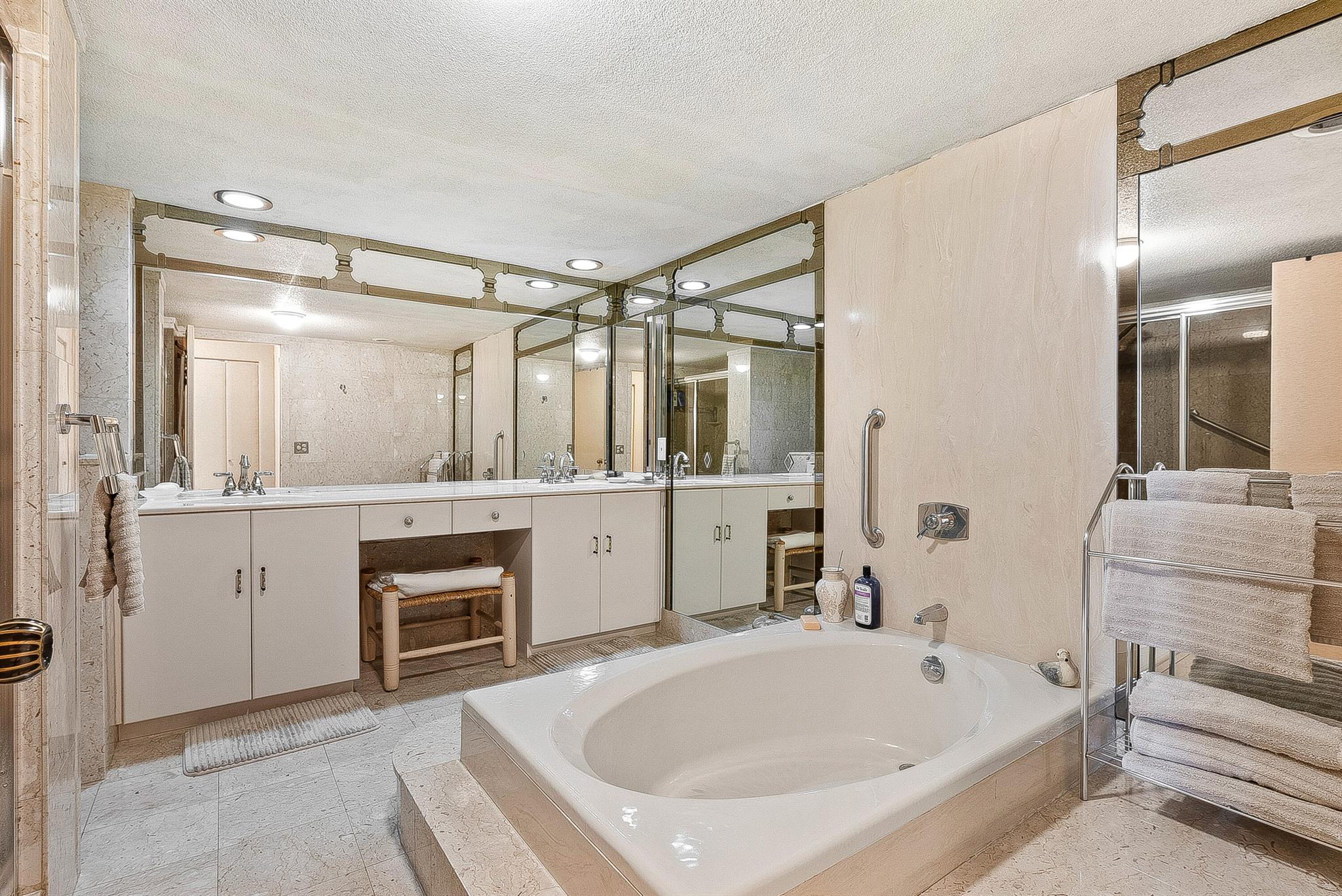 2751 S Ocean Drive 504n Property Photo 16