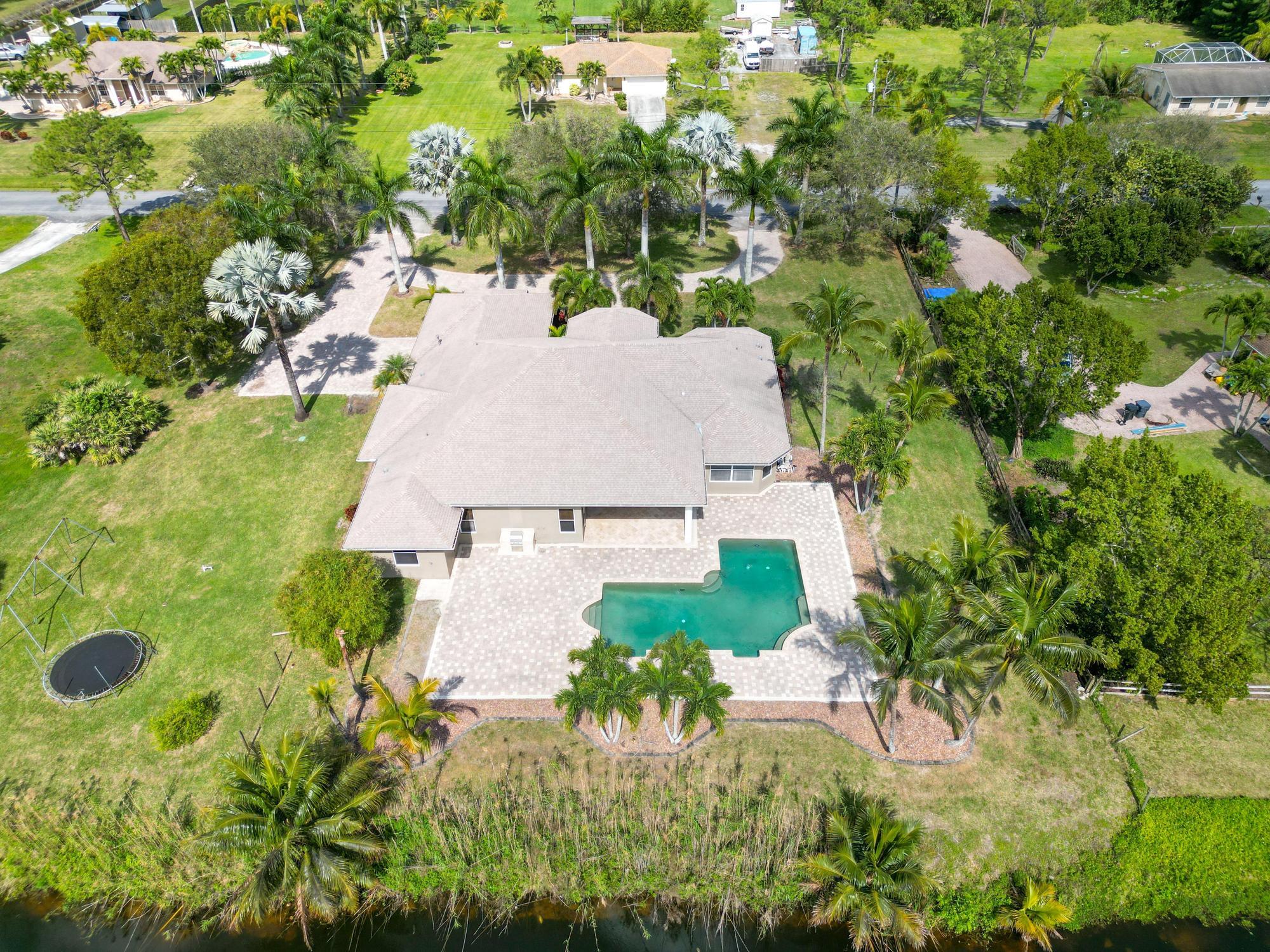 13172 88th Place N Property Photo 3