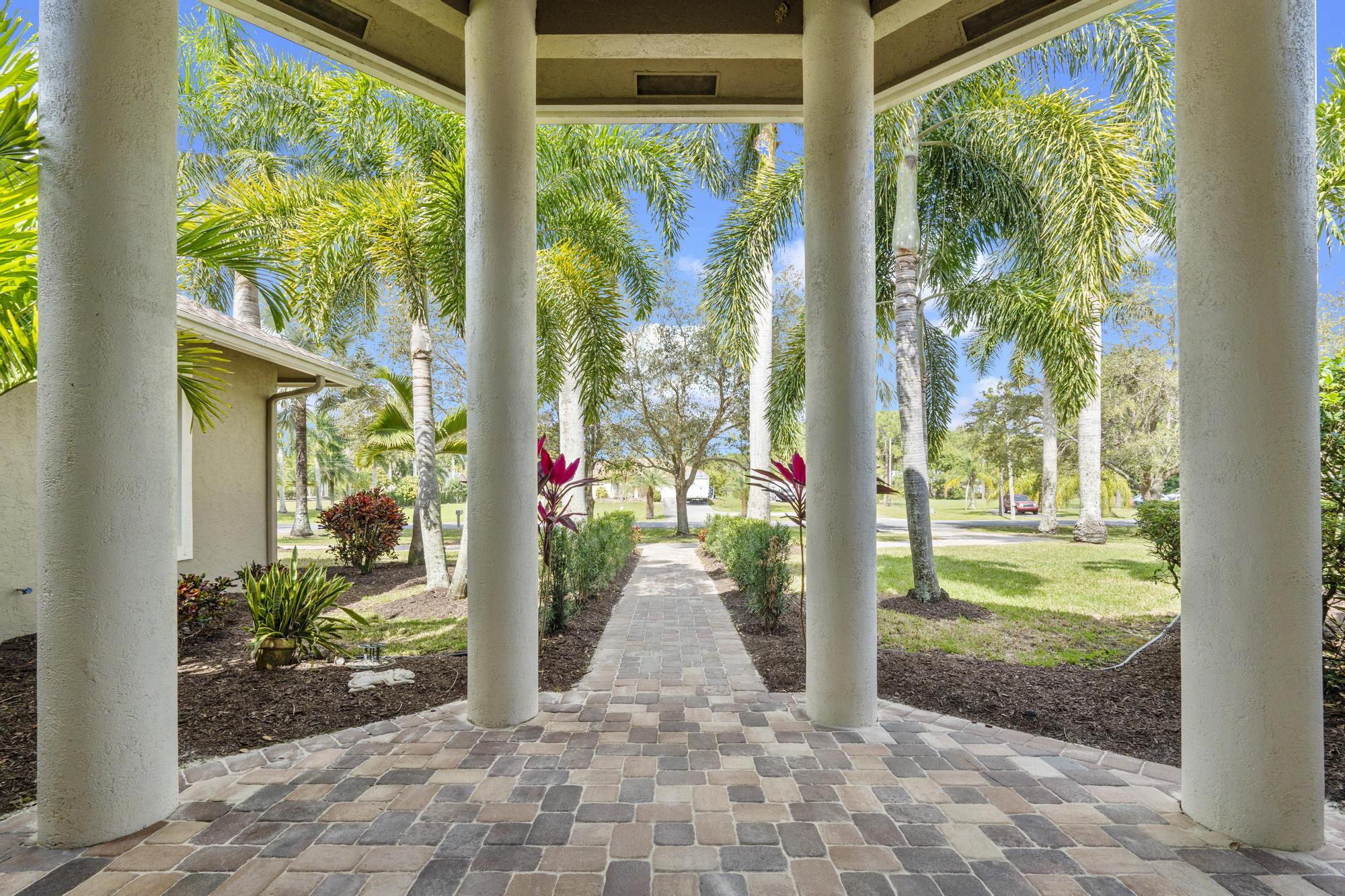 13172 88th Place N Property Photo 6