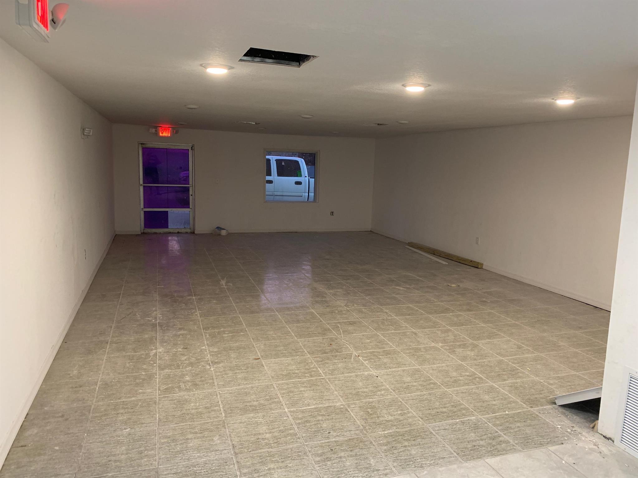 1708 D Avenue Property Photo 3