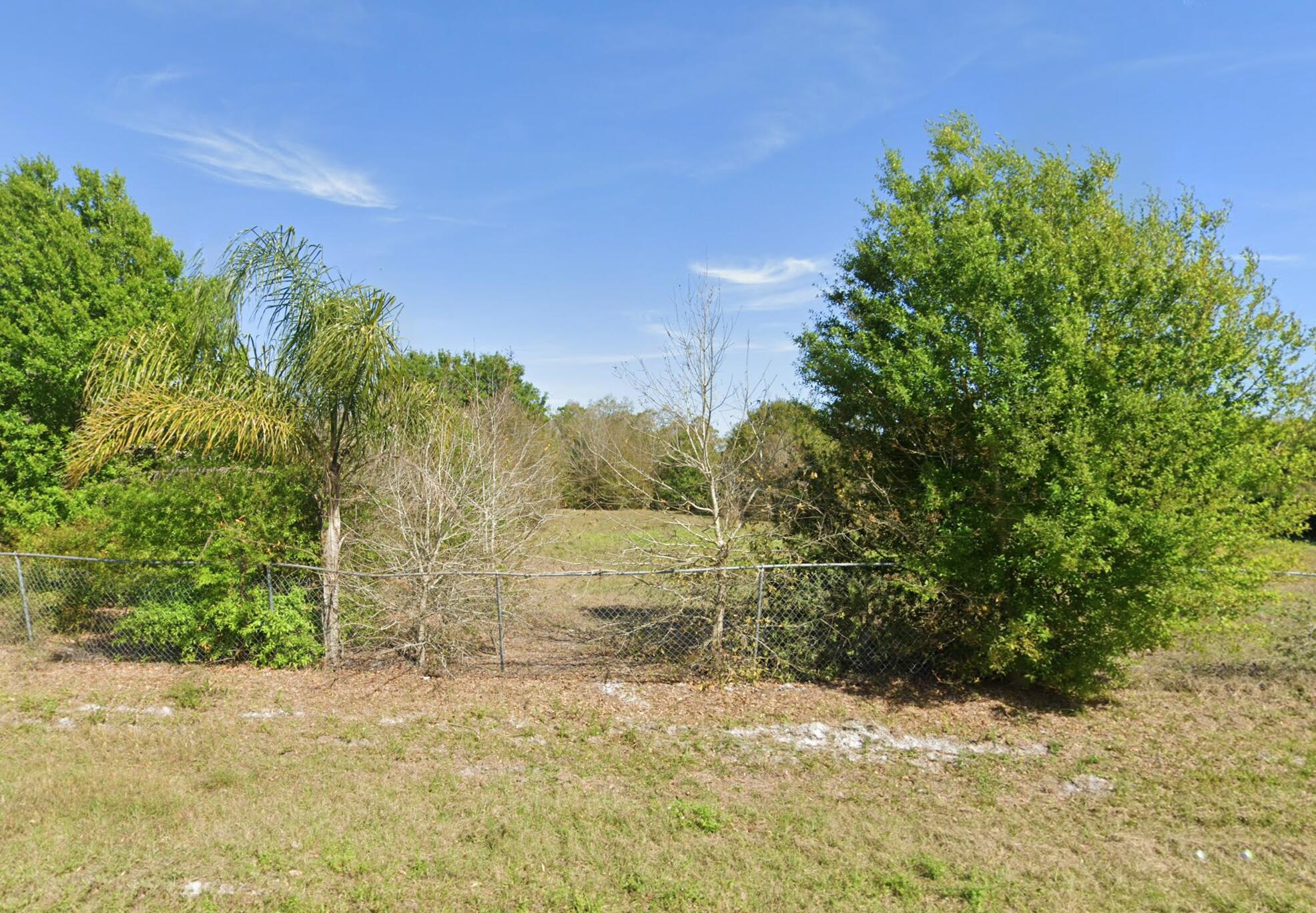 16920 Nw 38th Avenue Property Photo 2