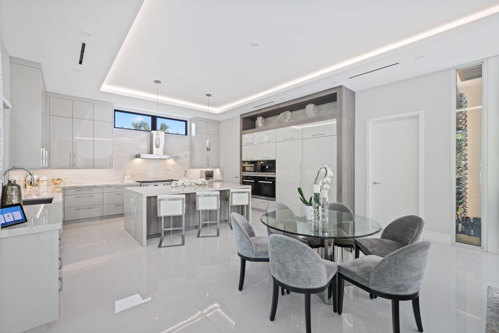 2391 Areca Palm Road Property Photo 20