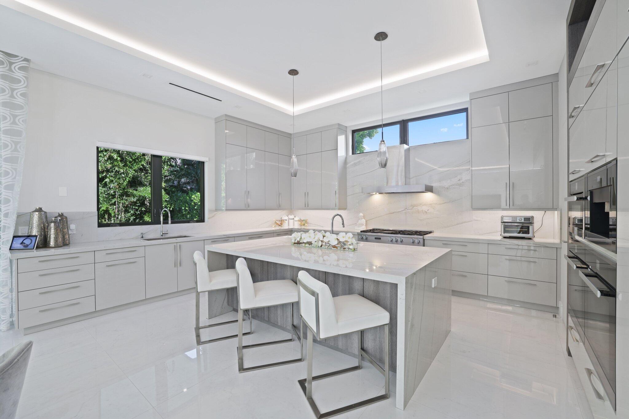 2391 Areca Palm Road Property Photo 22