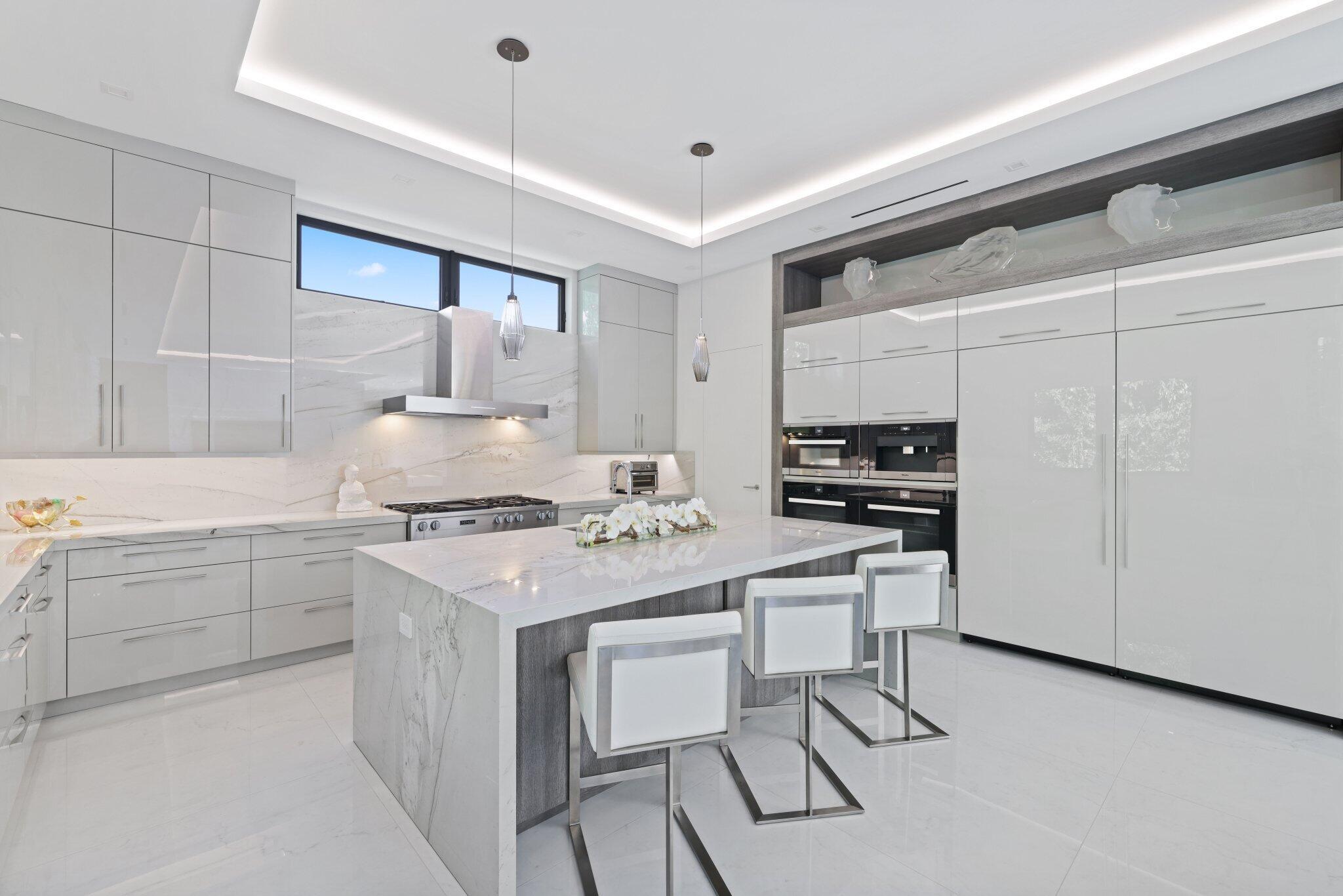2391 Areca Palm Road Property Photo 23