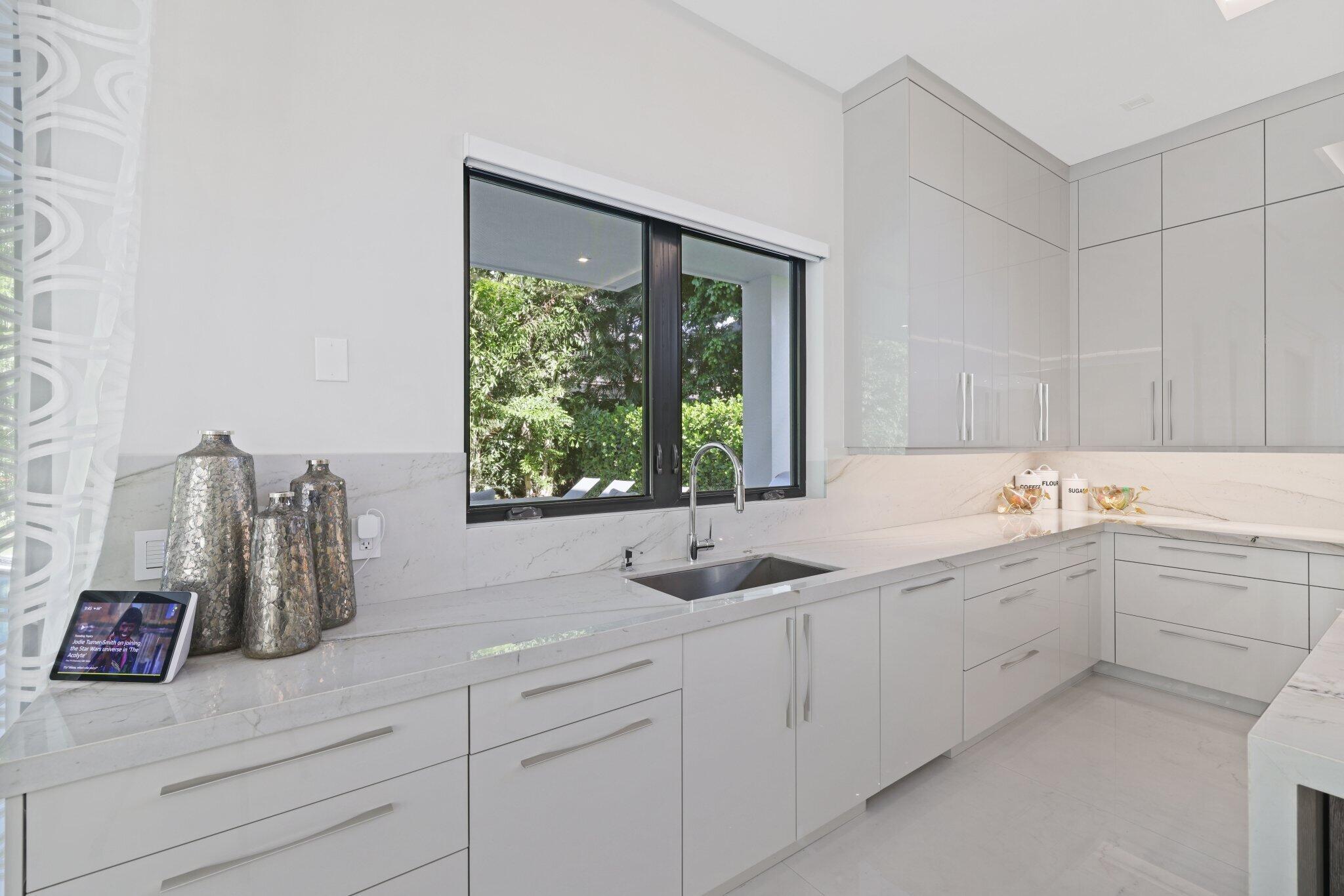 2391 Areca Palm Road Property Photo 25