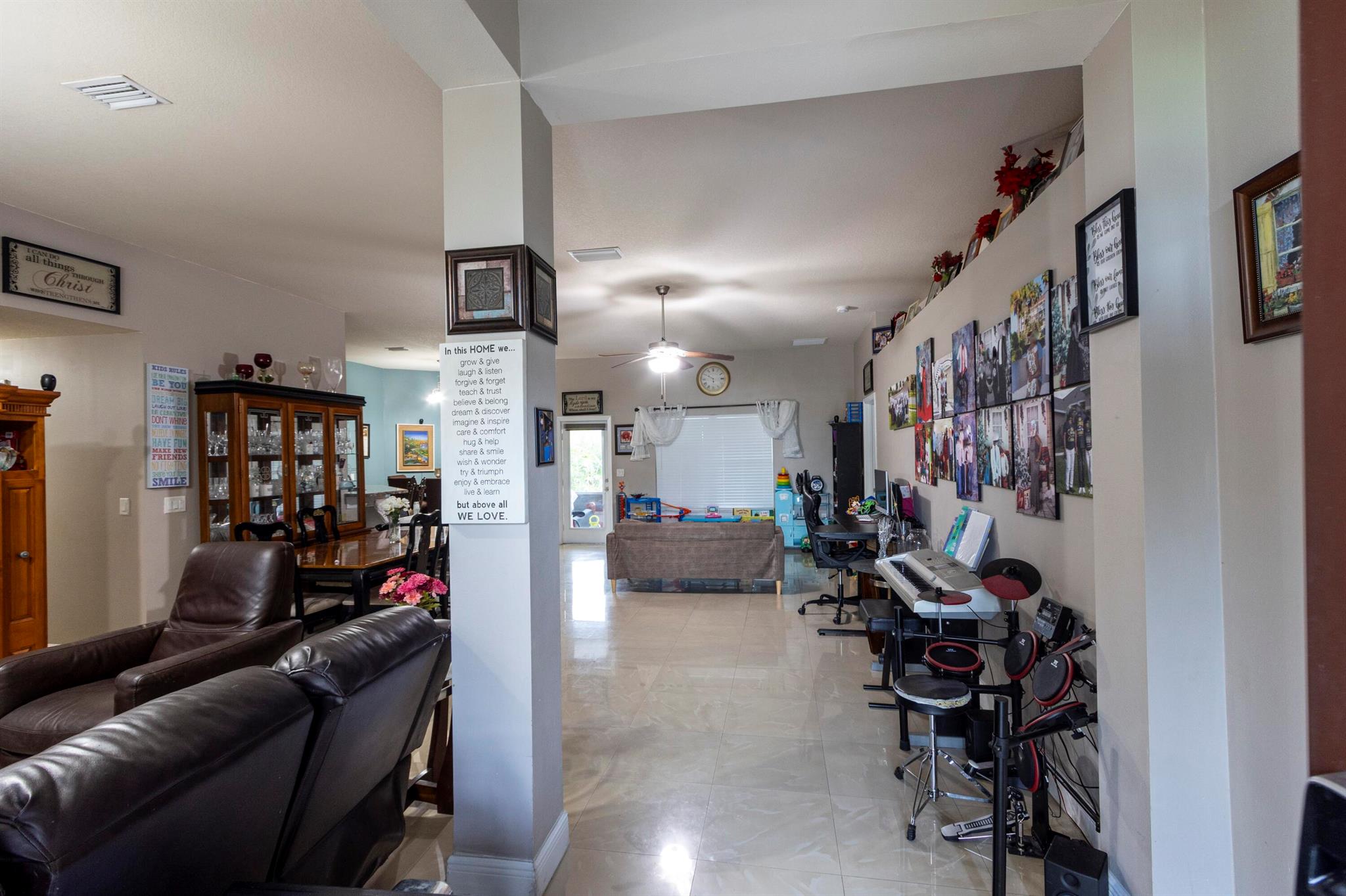 180 Sw Amesbury Avenue Property Photo 6
