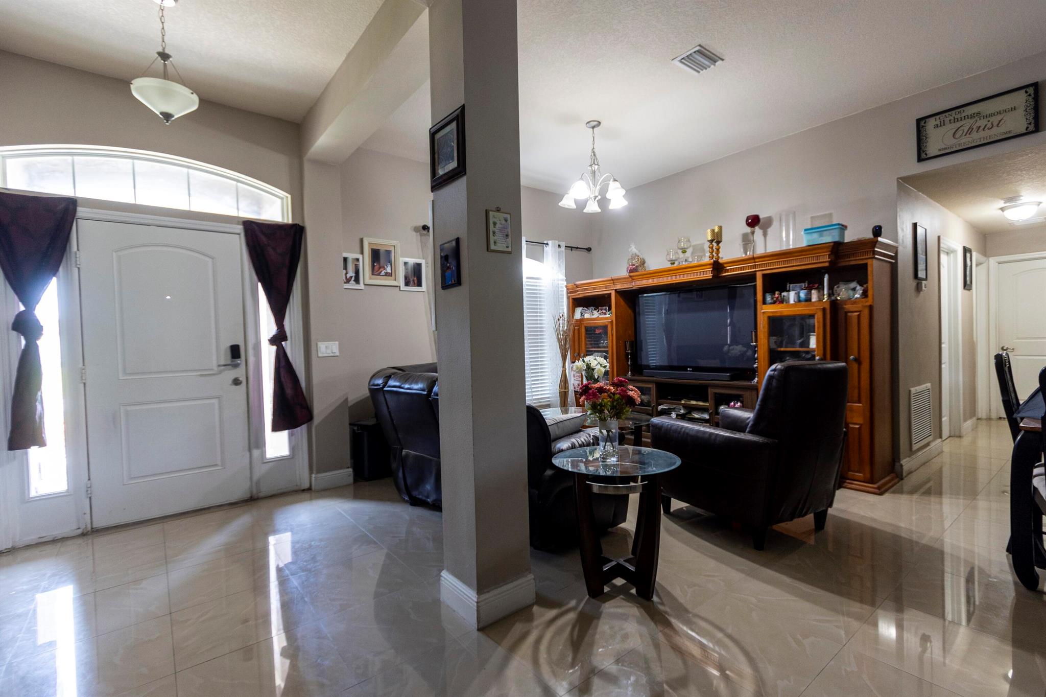 180 Sw Amesbury Avenue Property Photo 7