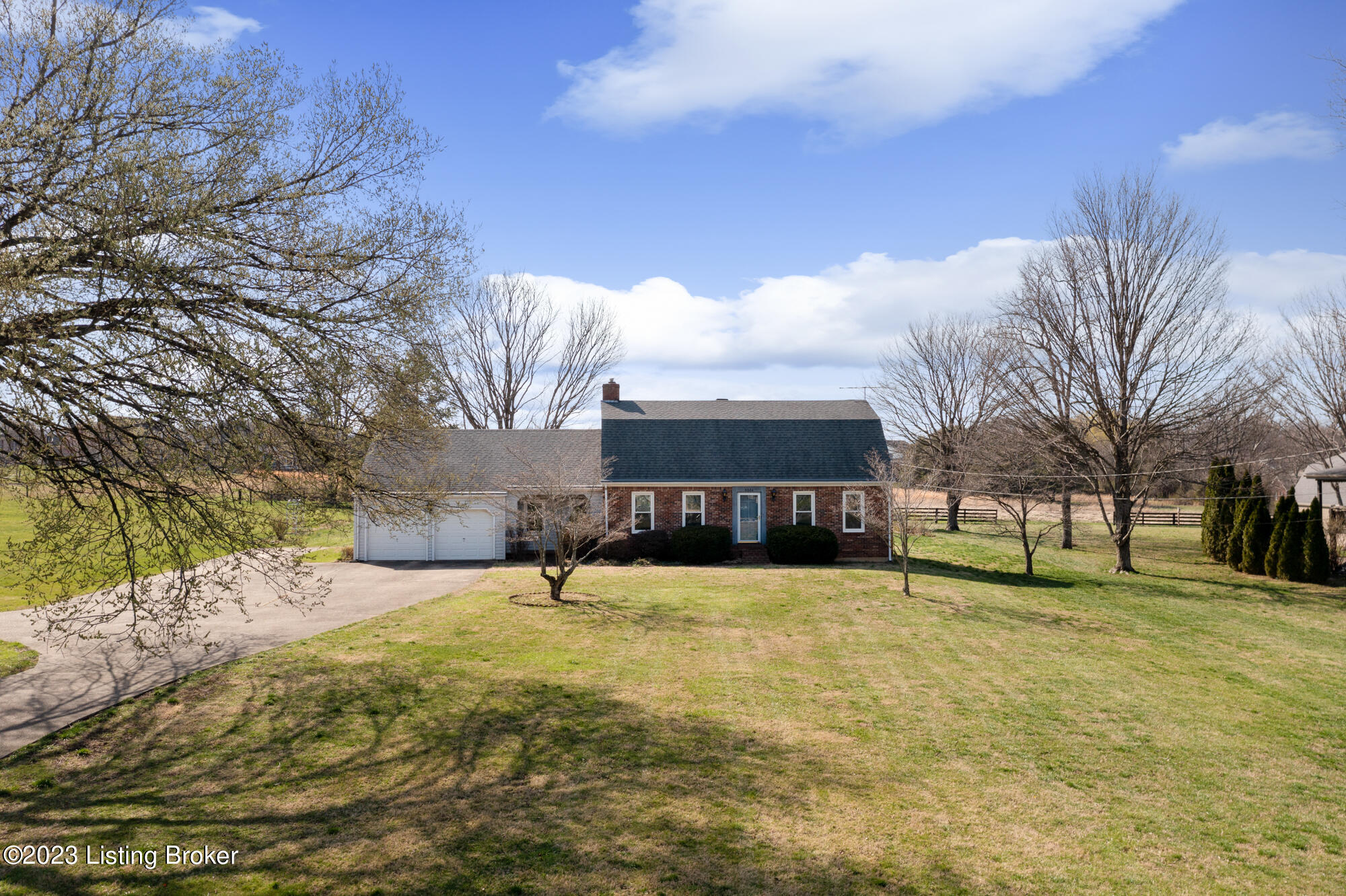 9004 Old Bardstown Rd Property Photo