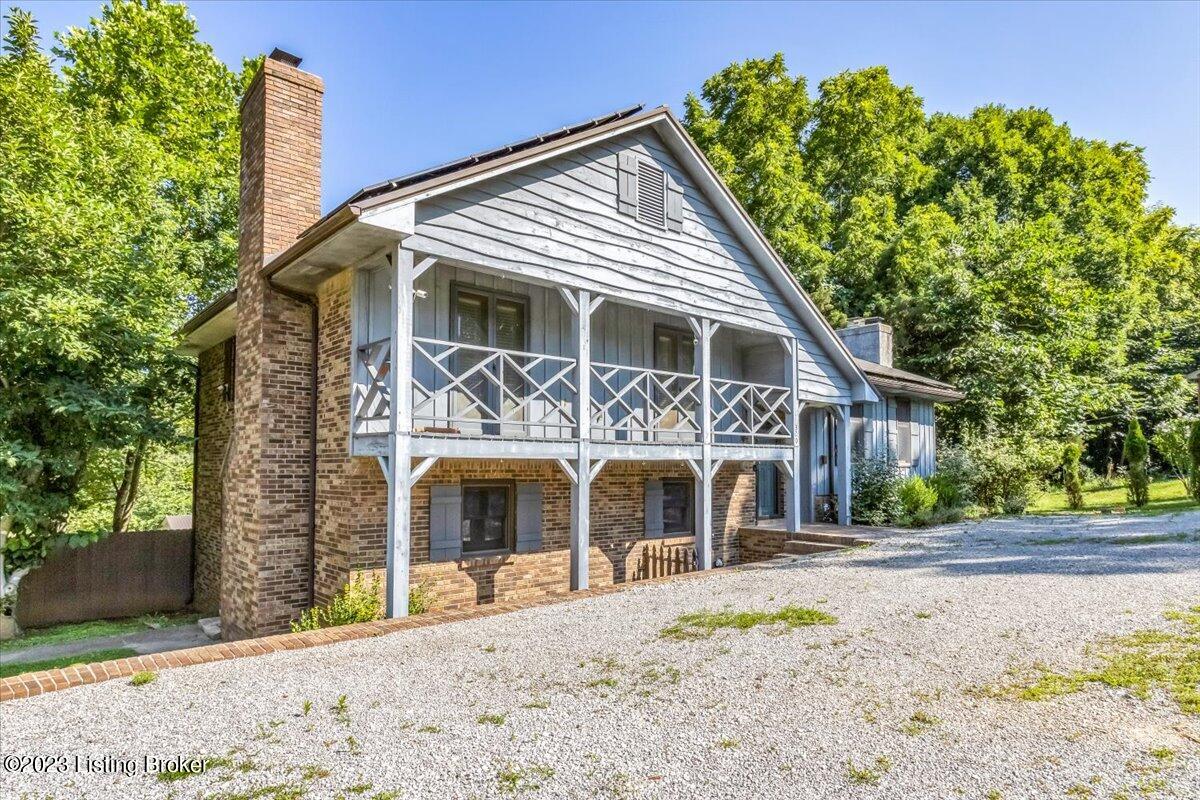 320 Country Ln Property Photo 1
