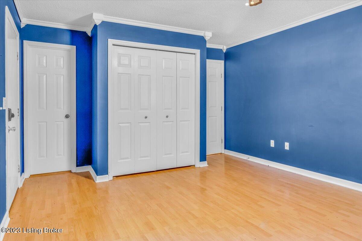 320 Country Ln Property Photo 10