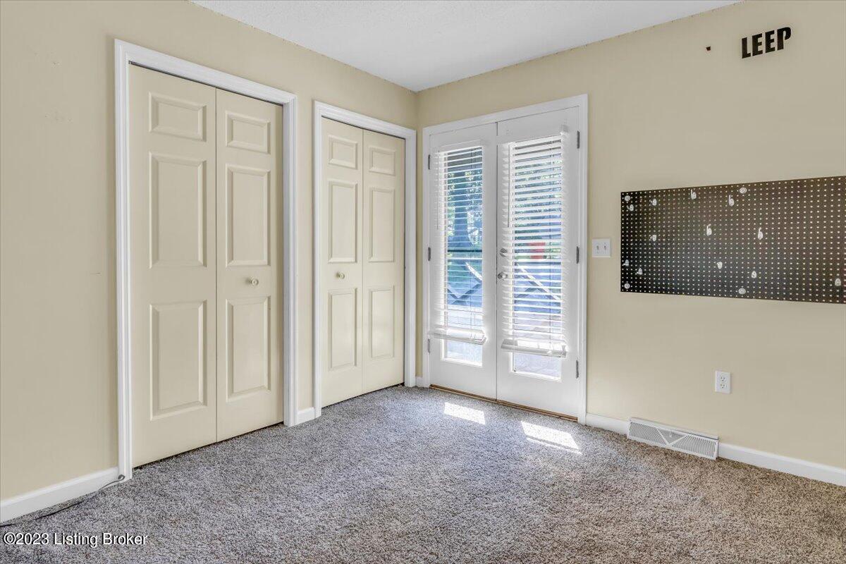 320 Country Ln Property Photo 20