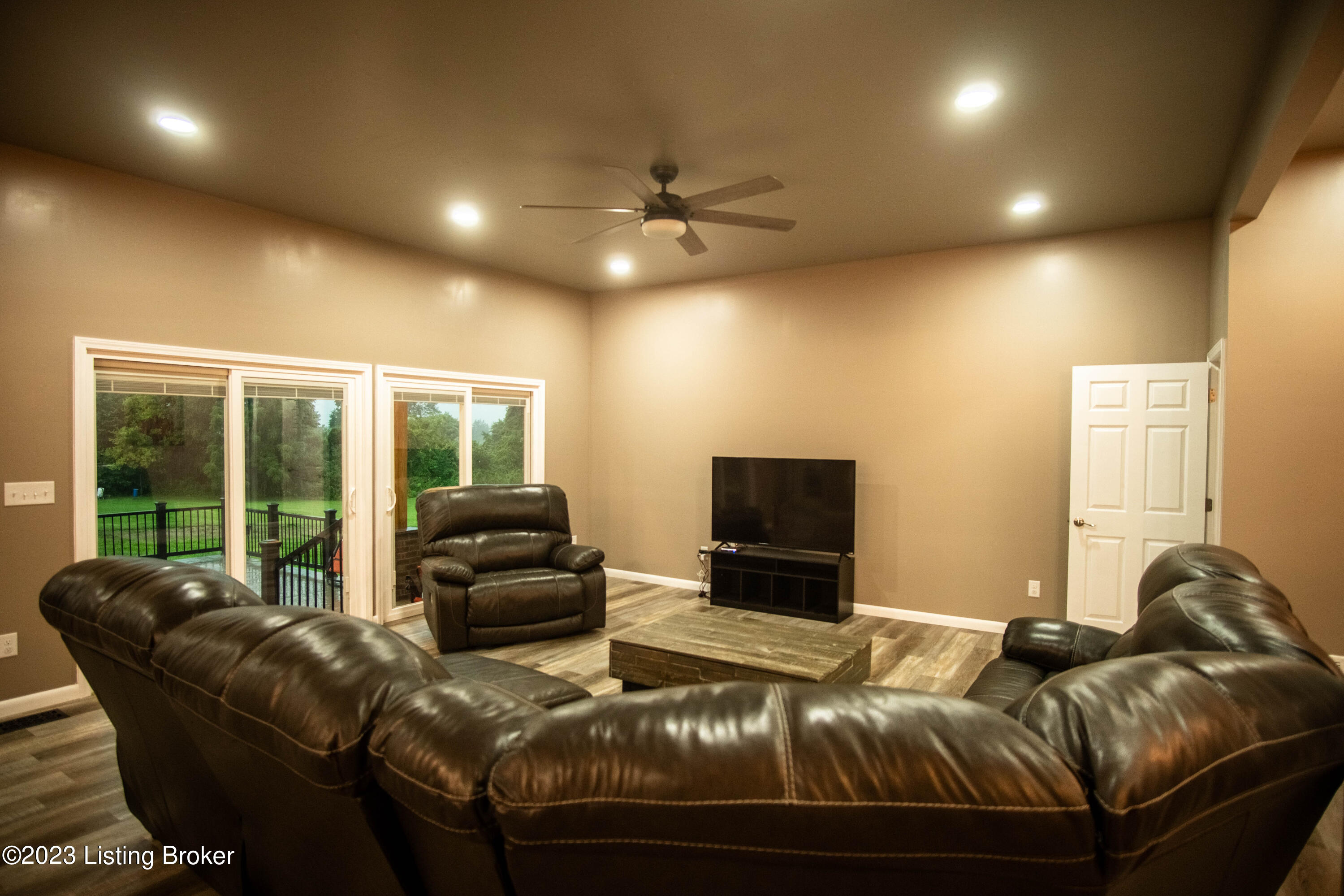 104 Bryson Dr Property Photo 8