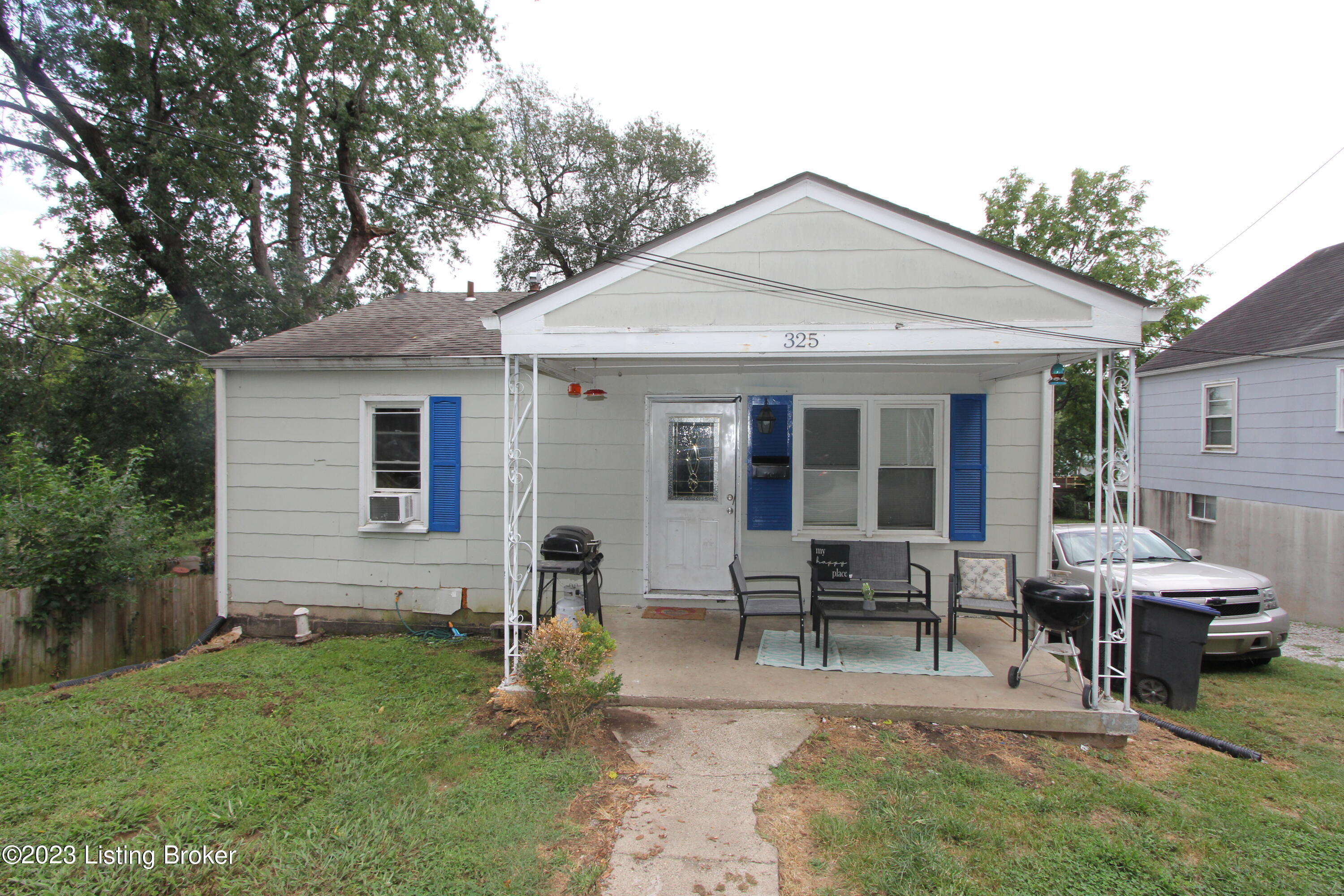 325 Hardy St Property Photo