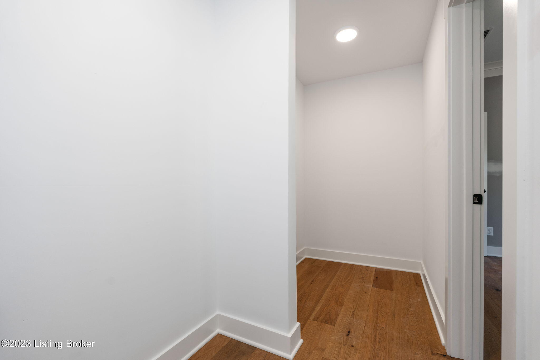 1010 Rowan Creek Dr Property Photo 16