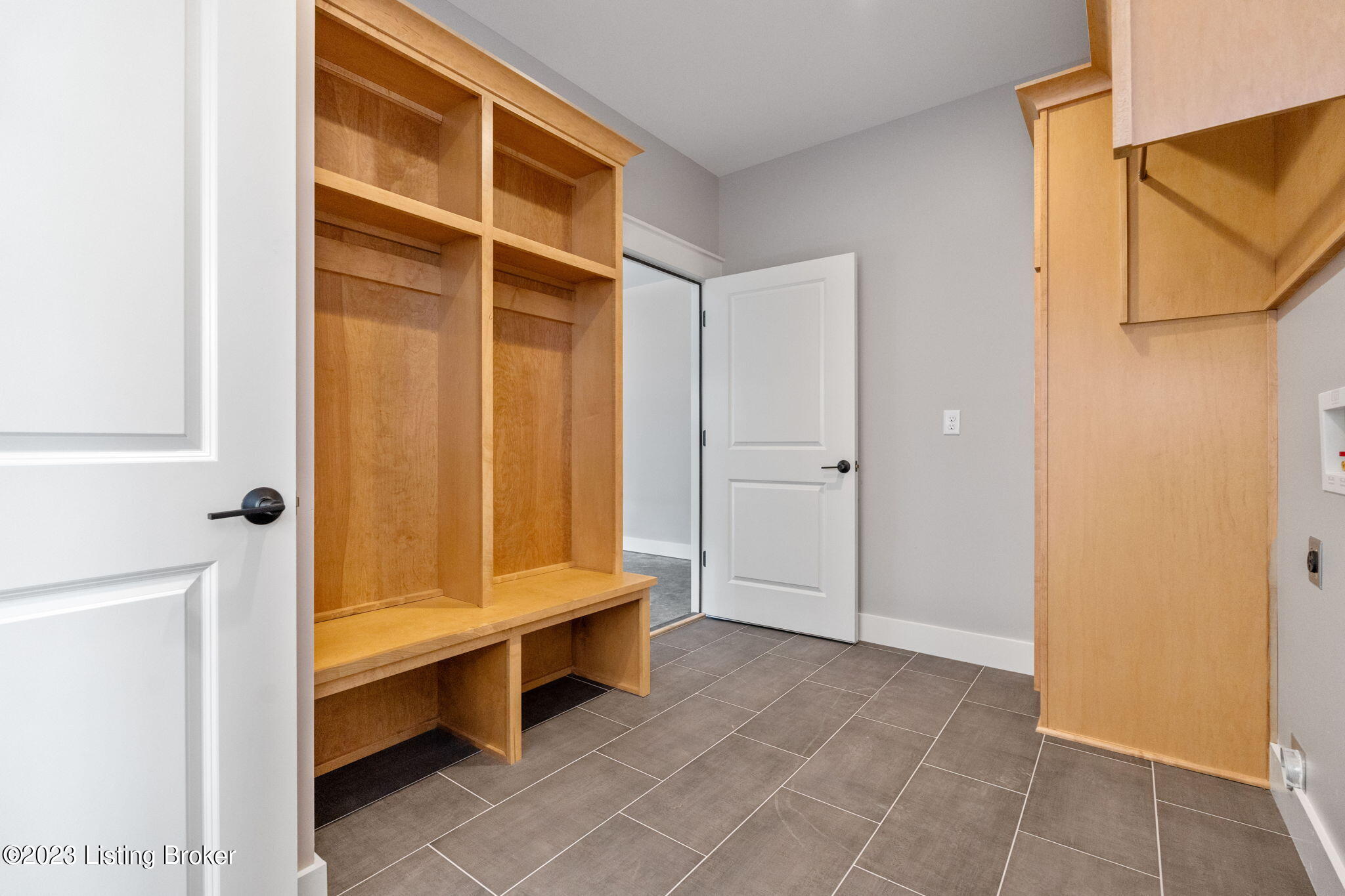 1010 Rowan Creek Dr Property Photo 29