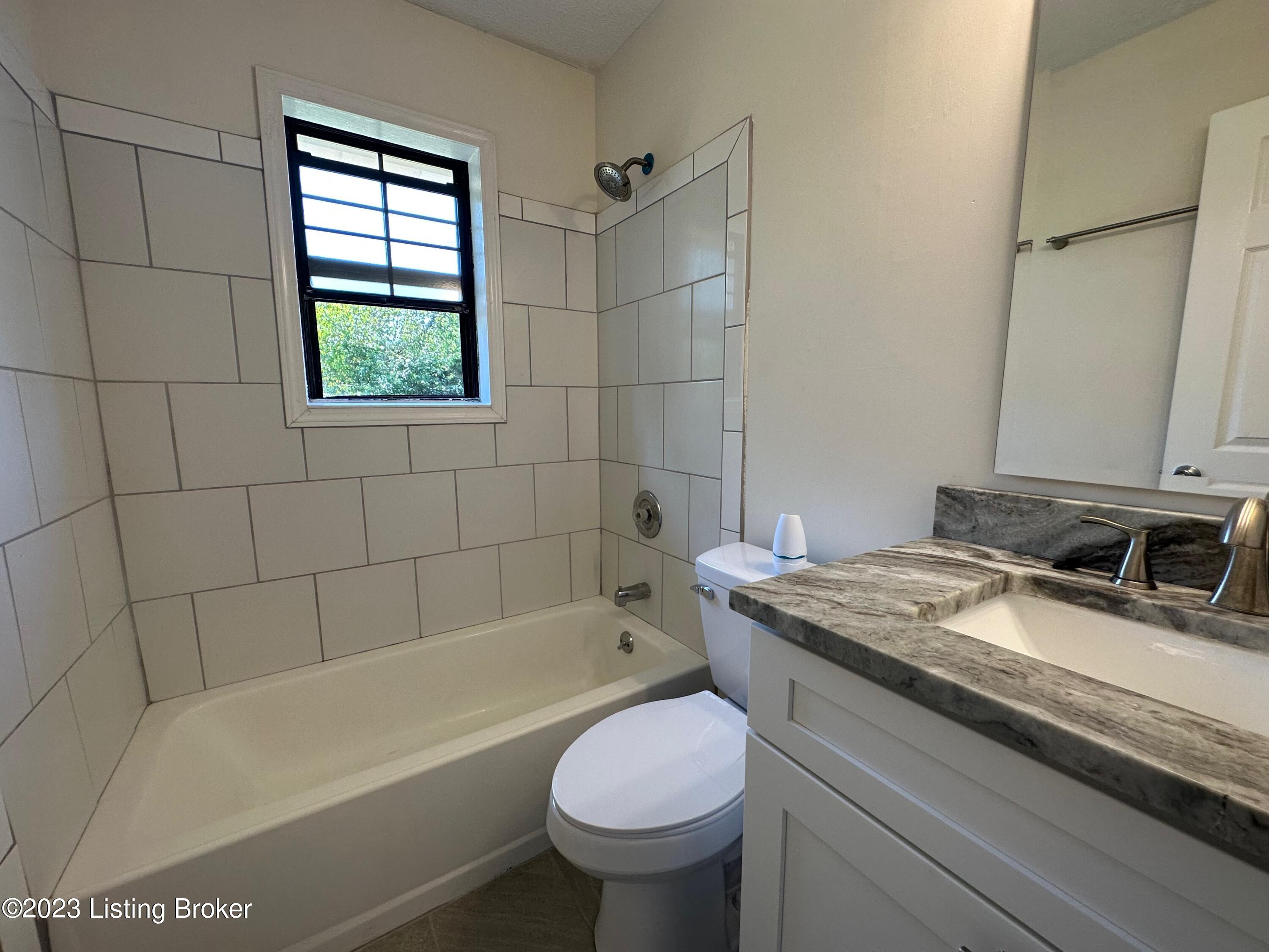 1432 Crestview Dr Property Photo 18