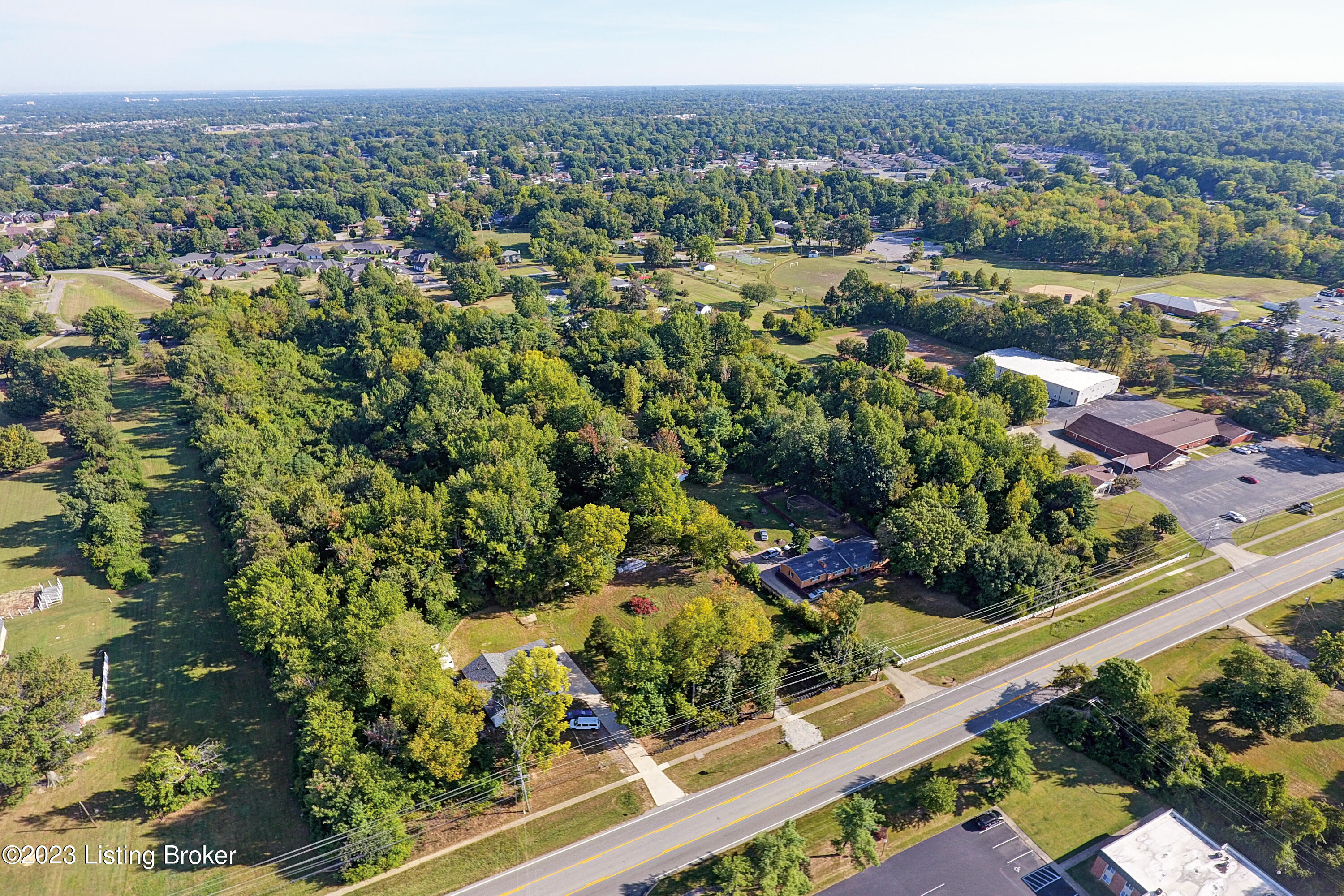6813 Outer Loop Property Photo 2