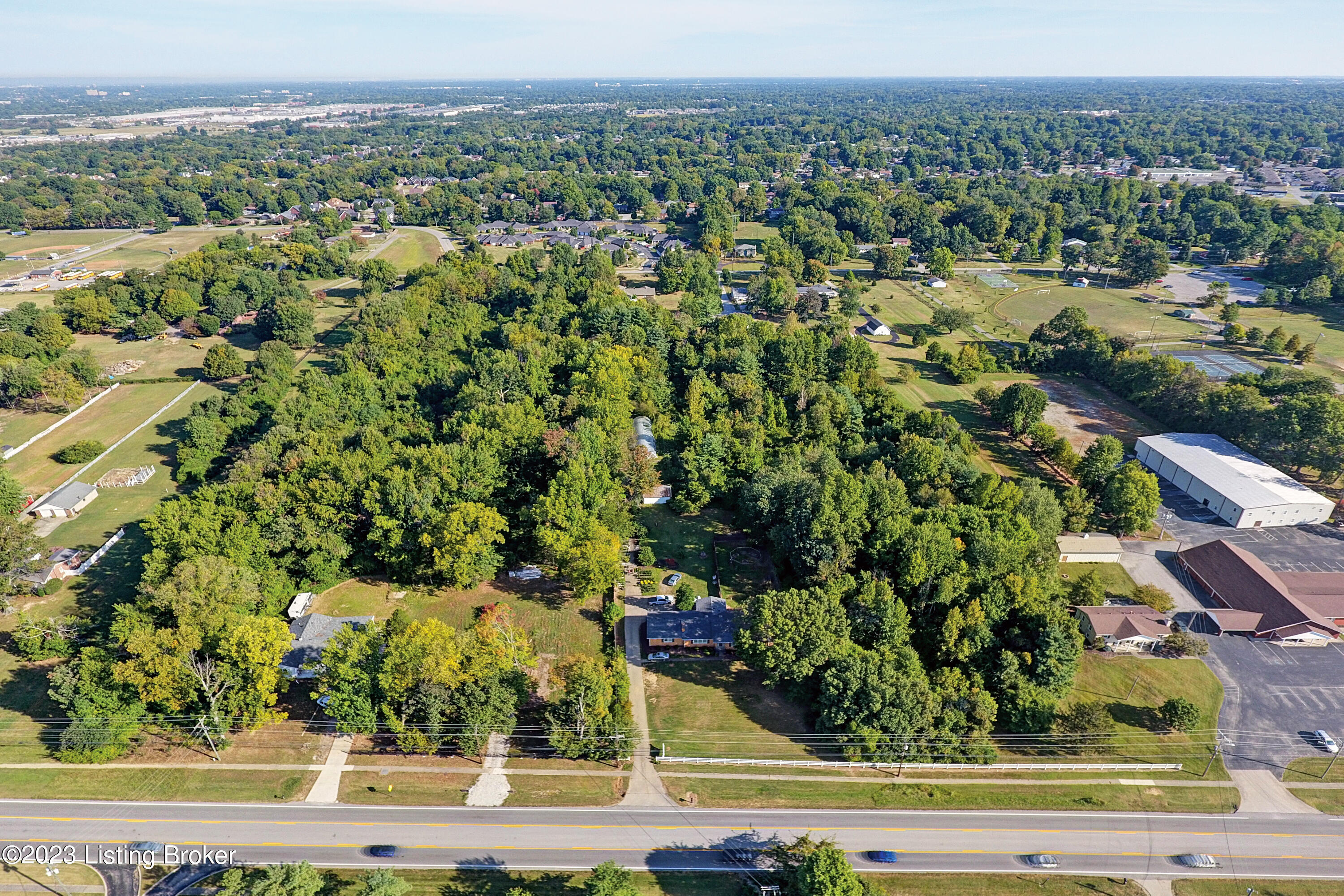 6813 Outer Loop Property Photo 3