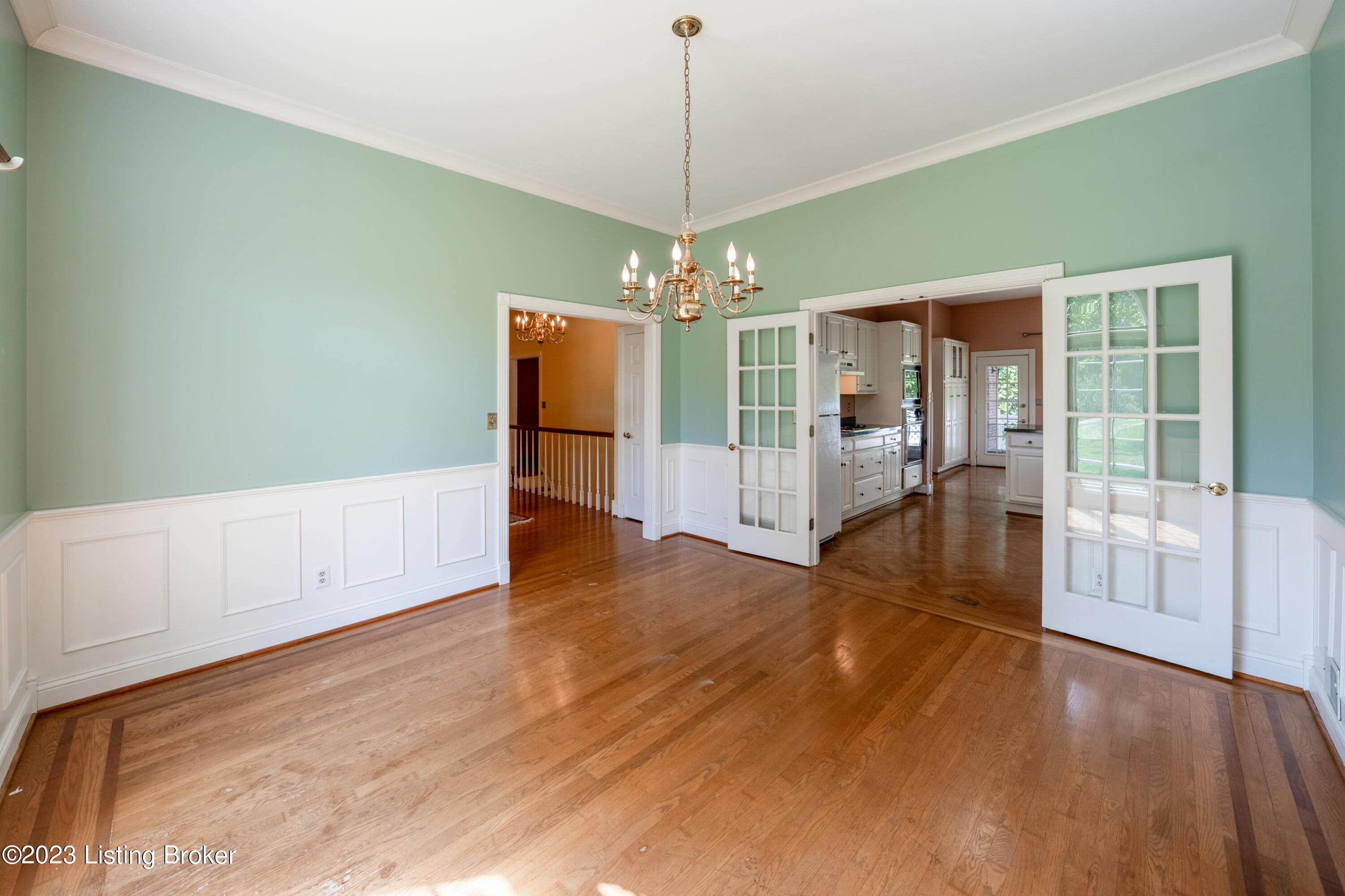 136 Windsor Ave Property Photo 19