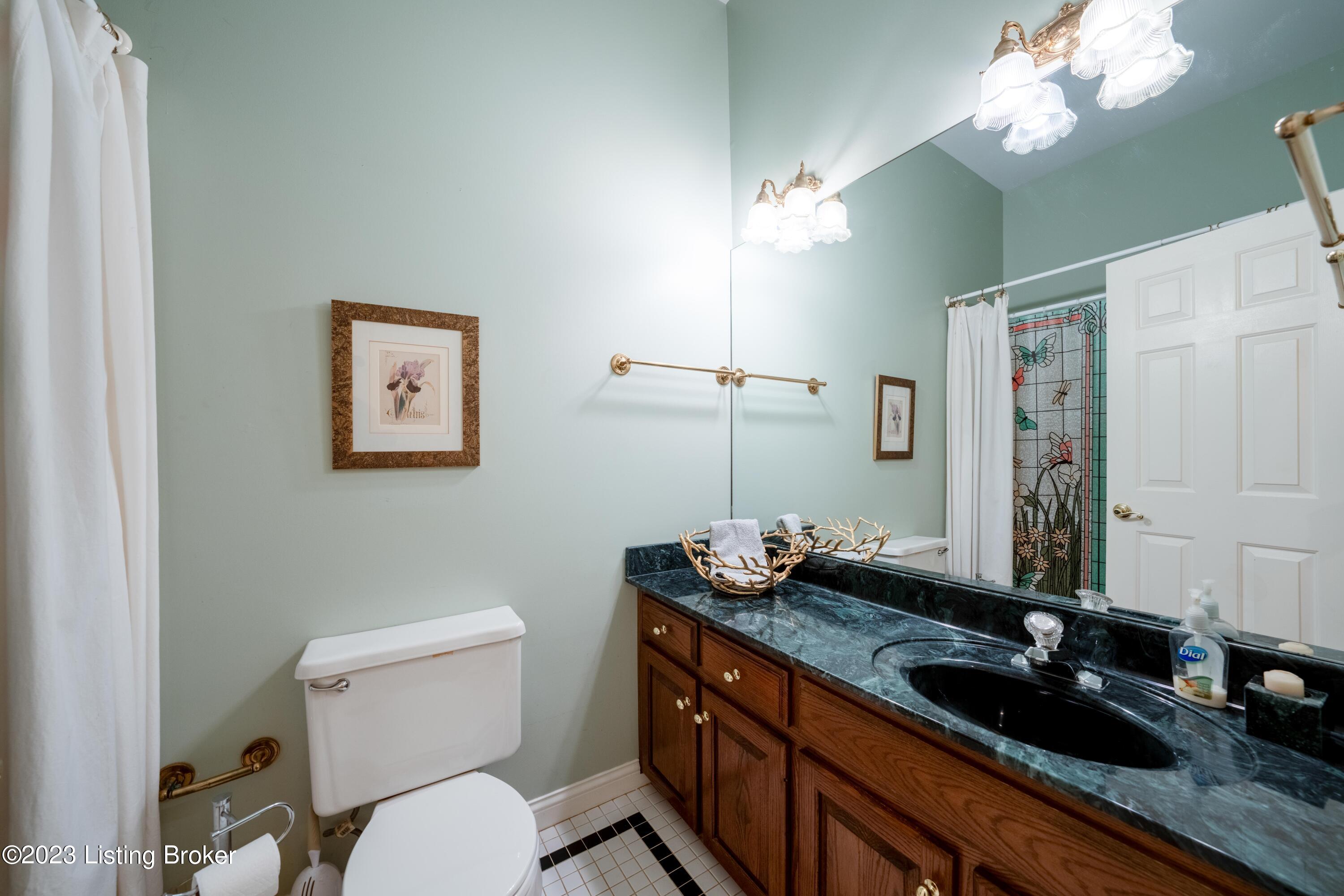 136 Windsor Ave Property Photo 33