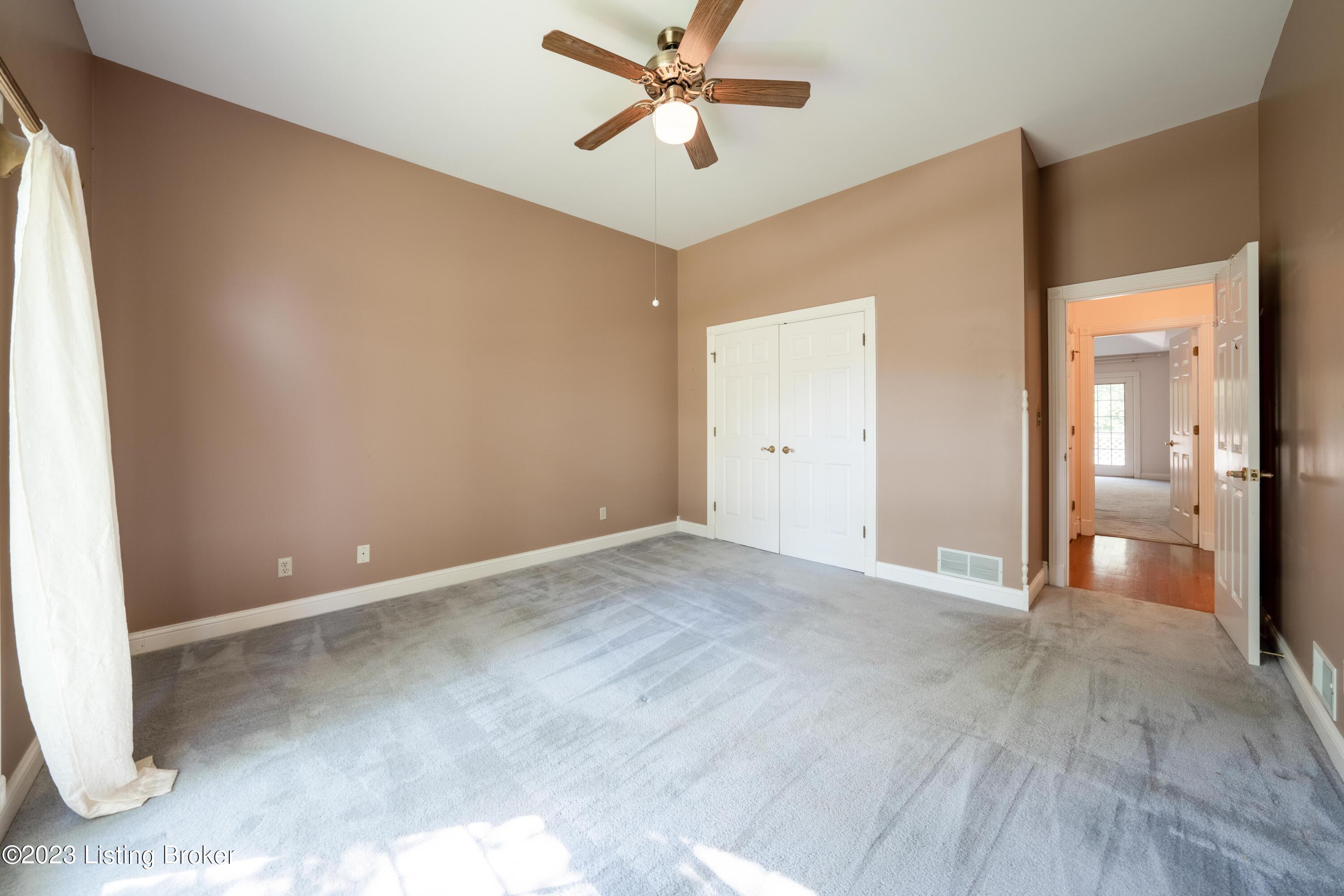 136 Windsor Ave Property Photo 35
