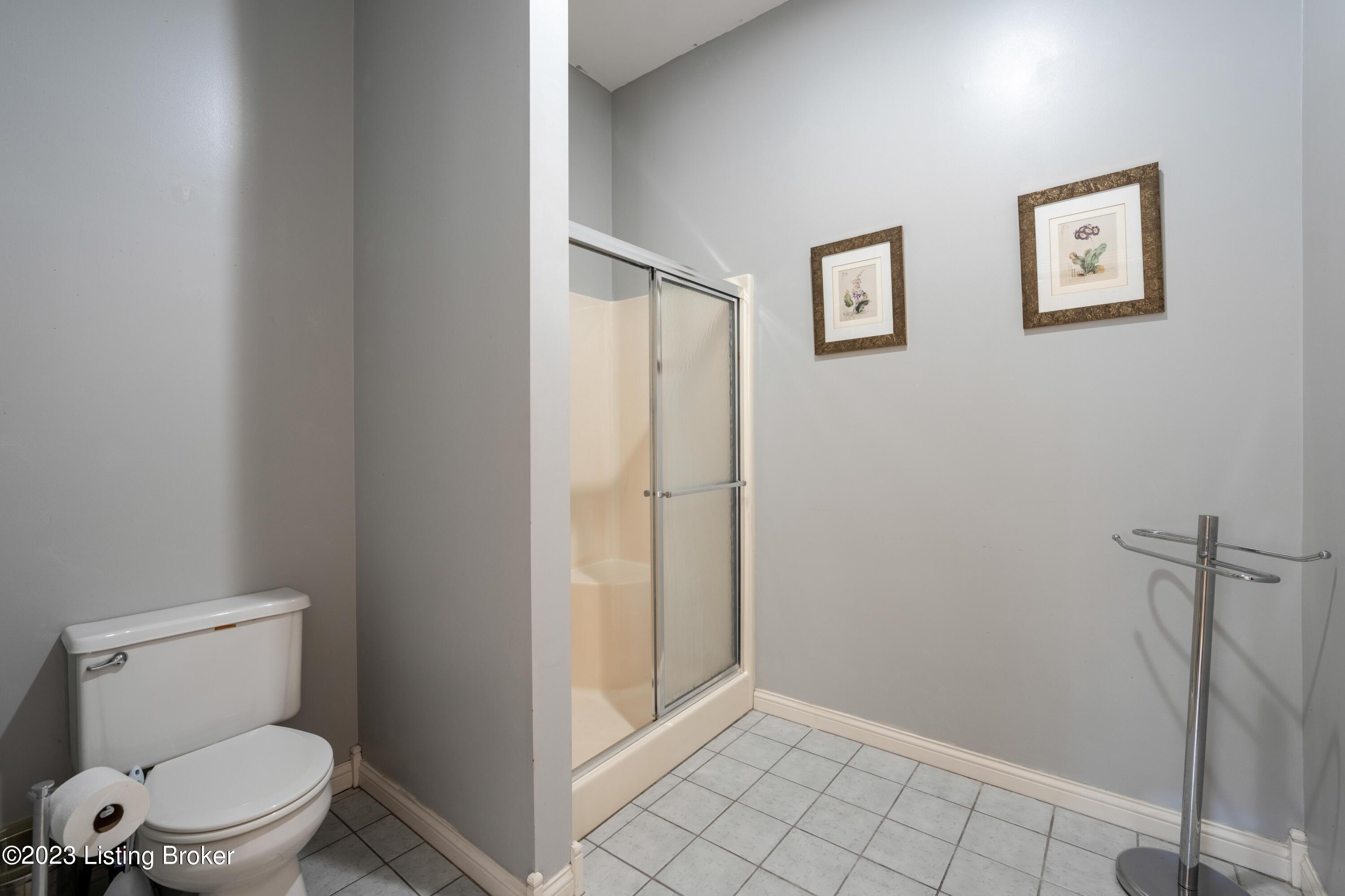 136 Windsor Ave Property Photo 43